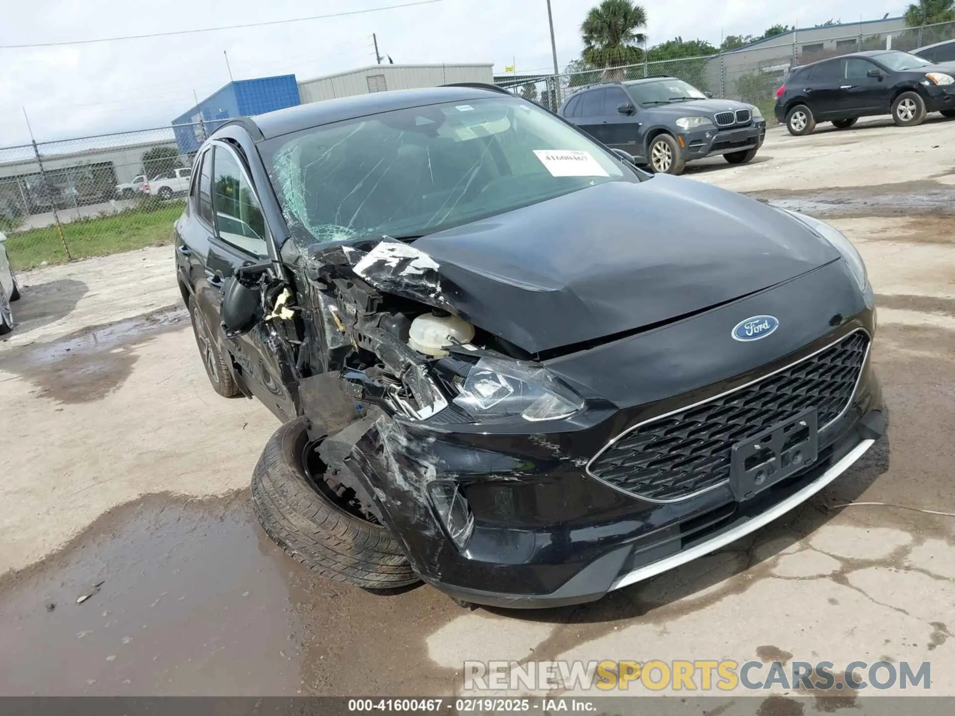 6 Photograph of a damaged car 1FMCU9H63LUB21483 FORD ESCAPE 2020