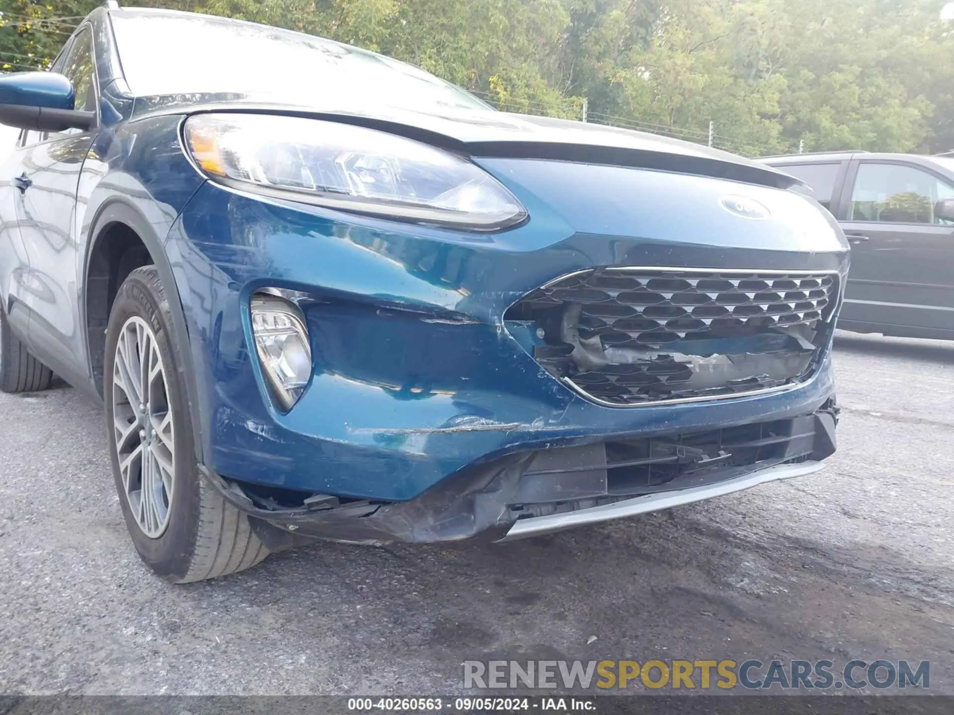 17 Photograph of a damaged car 1FMCU9H63LUB65547 FORD ESCAPE 2020