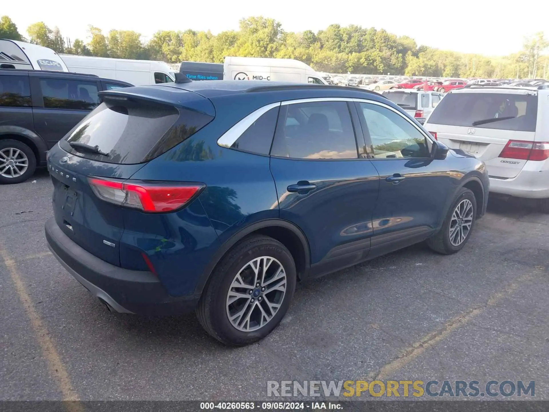 4 Photograph of a damaged car 1FMCU9H63LUB65547 FORD ESCAPE 2020