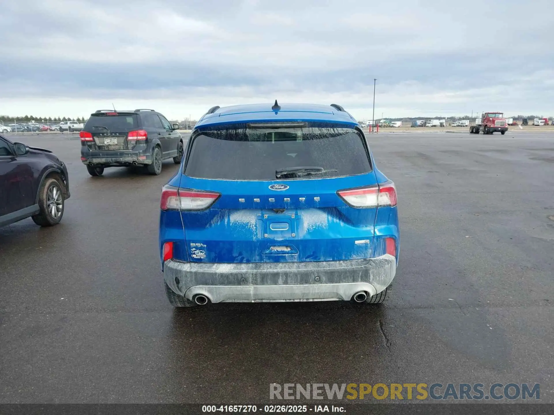 17 Photograph of a damaged car 1FMCU9H63LUB69176 FORD ESCAPE 2020