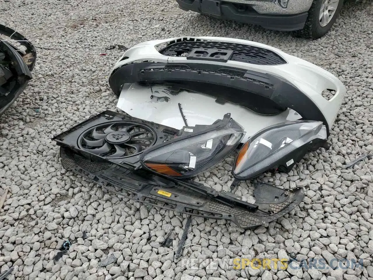 13 Photograph of a damaged car 1FMCU9H64LUA33042 FORD ESCAPE 2020