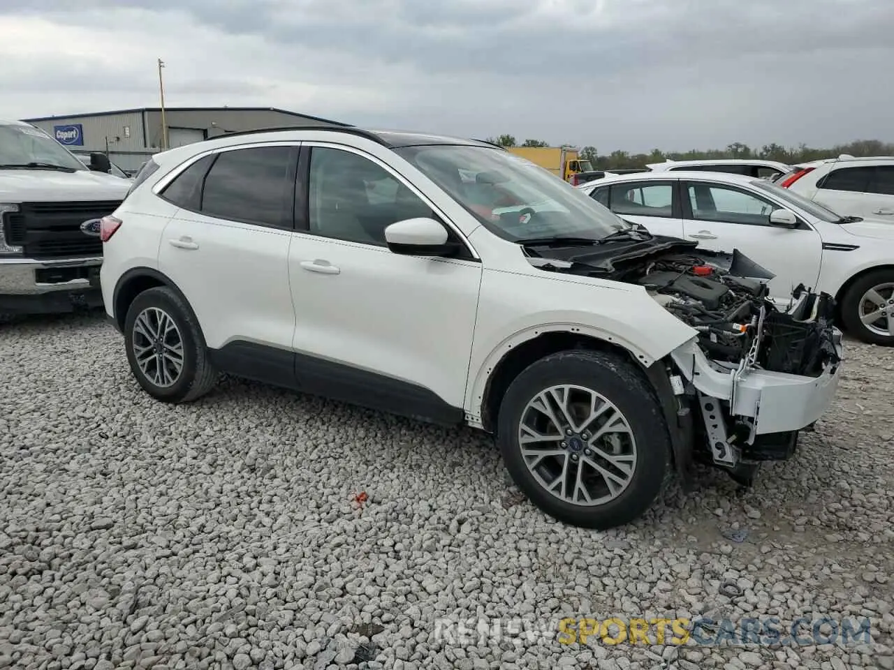 4 Photograph of a damaged car 1FMCU9H64LUA33042 FORD ESCAPE 2020