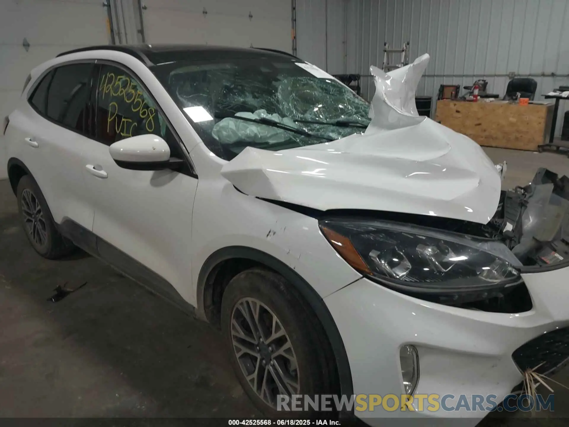 6 Photograph of a damaged car 1FMCU9H64LUA52688 FORD ESCAPE 2020