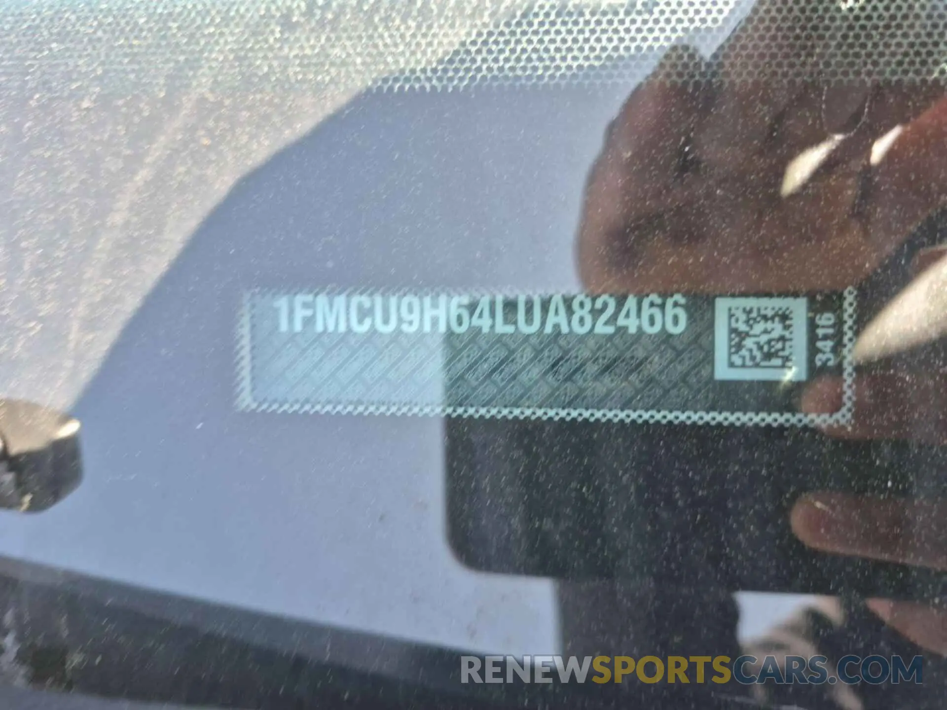20 Photograph of a damaged car 1FMCU9H64LUA82466 FORD ESCAPE 2020