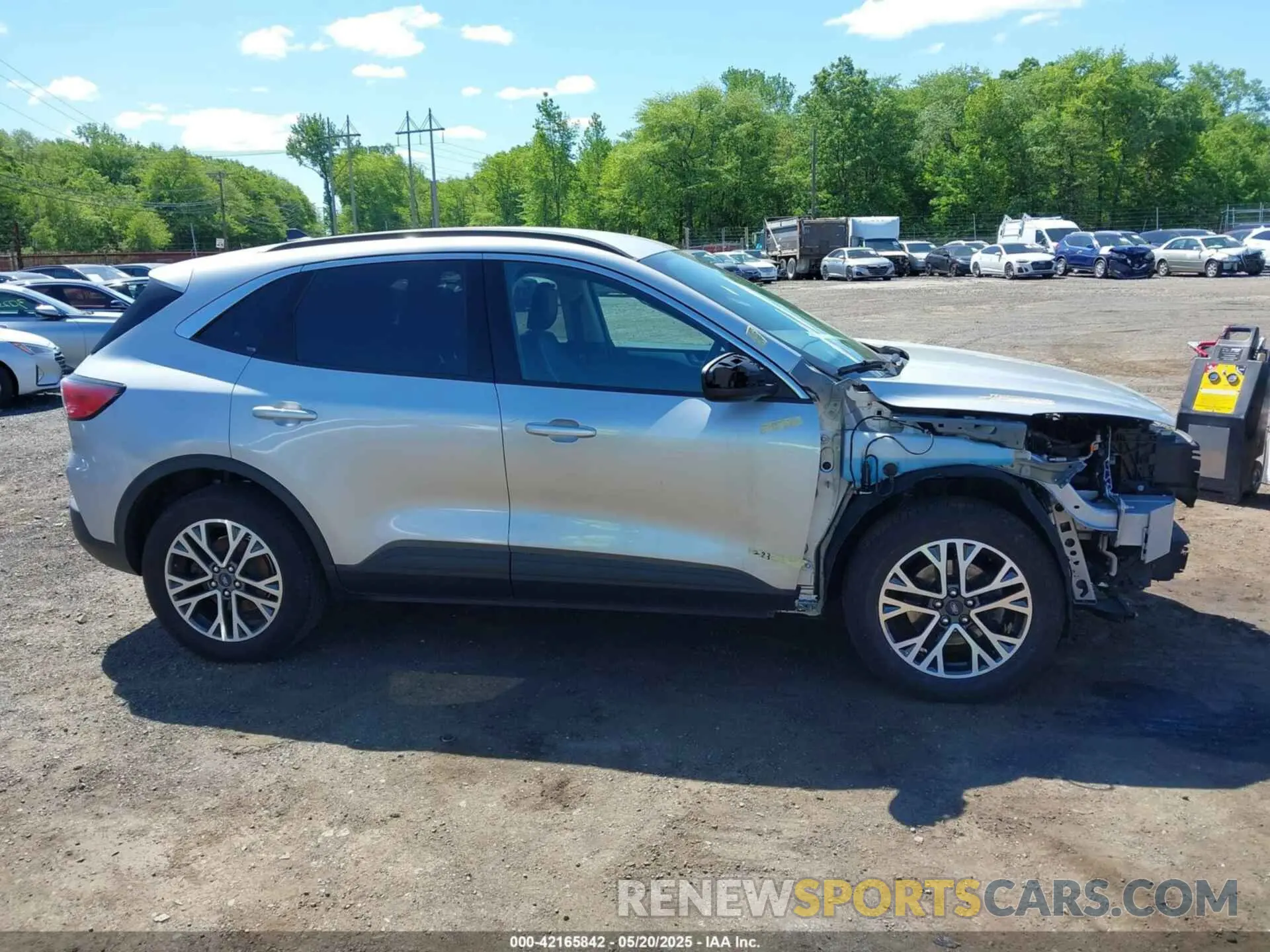 13 Photograph of a damaged car 1FMCU9H64LUB18219 FORD ESCAPE 2020