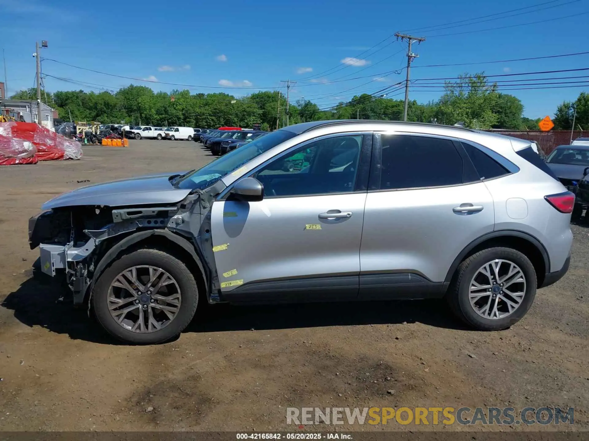 17 Photograph of a damaged car 1FMCU9H64LUB18219 FORD ESCAPE 2020