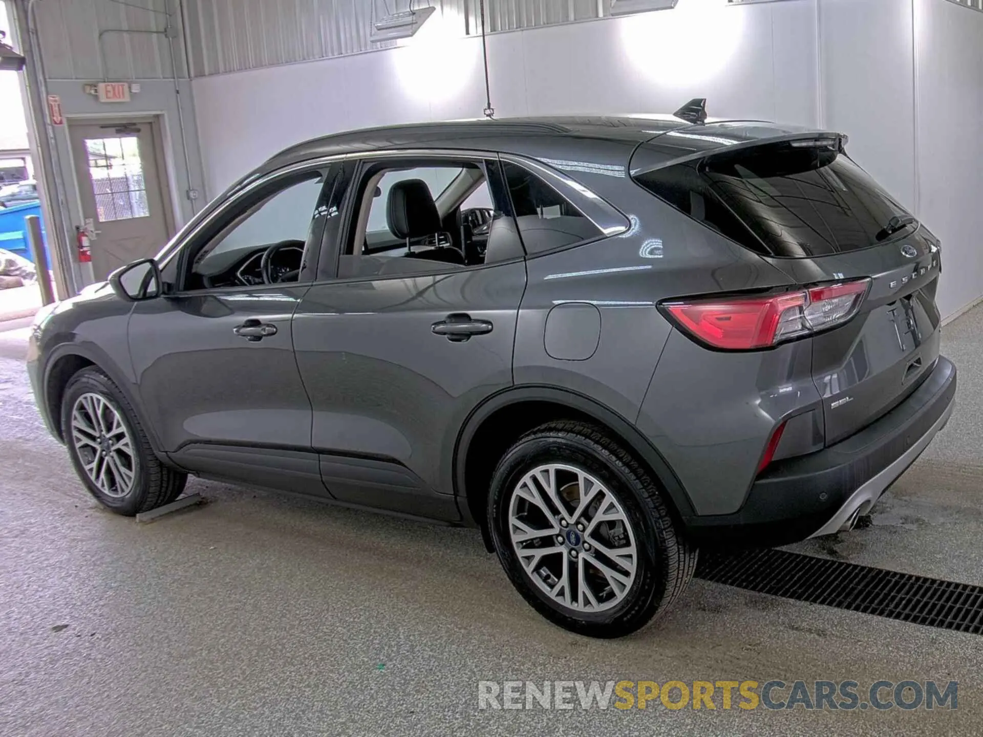 1 Photograph of a damaged car 1FMCU9H65LUB11747 FORD ESCAPE 2020