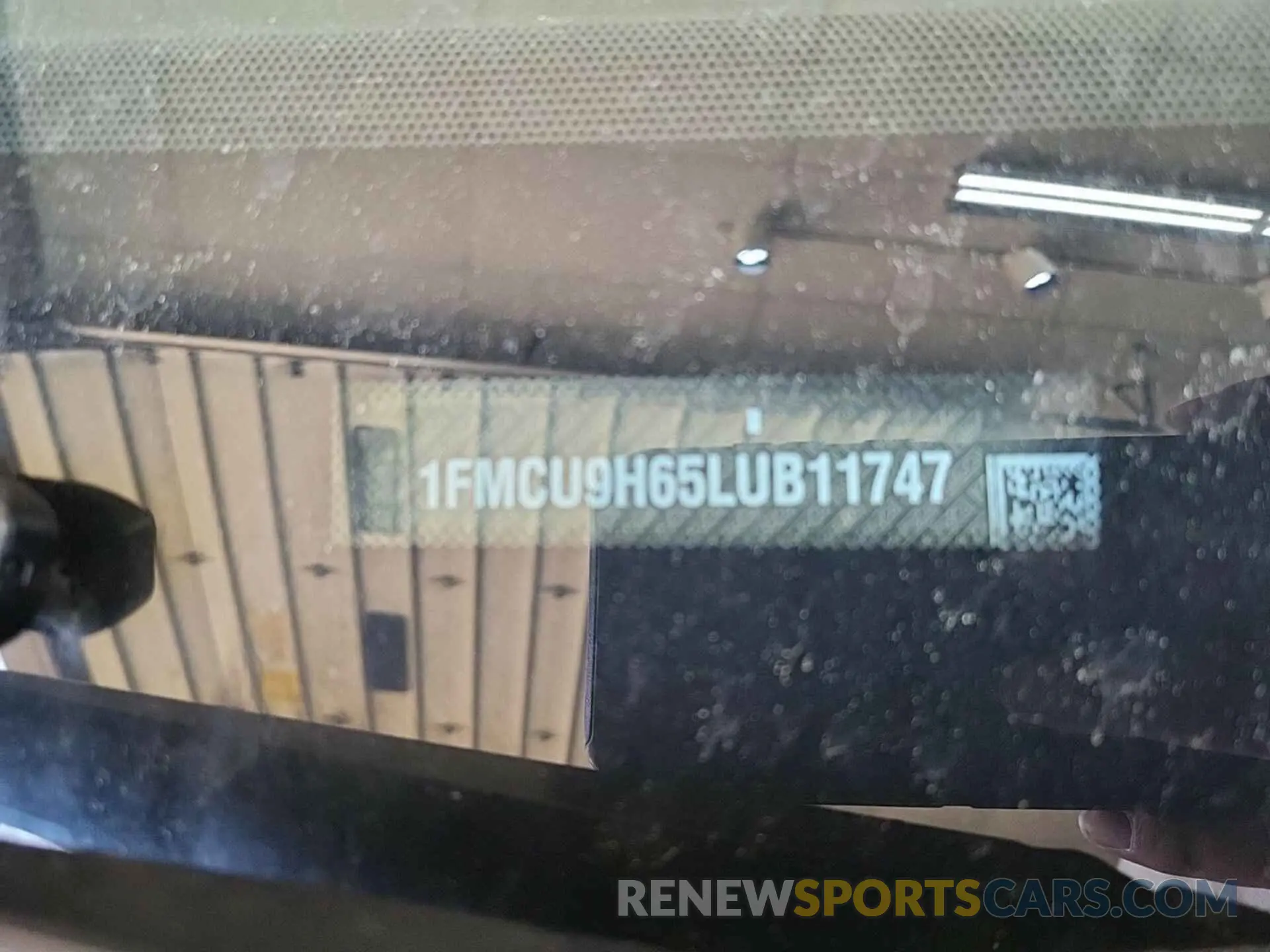 27 Photograph of a damaged car 1FMCU9H65LUB11747 FORD ESCAPE 2020