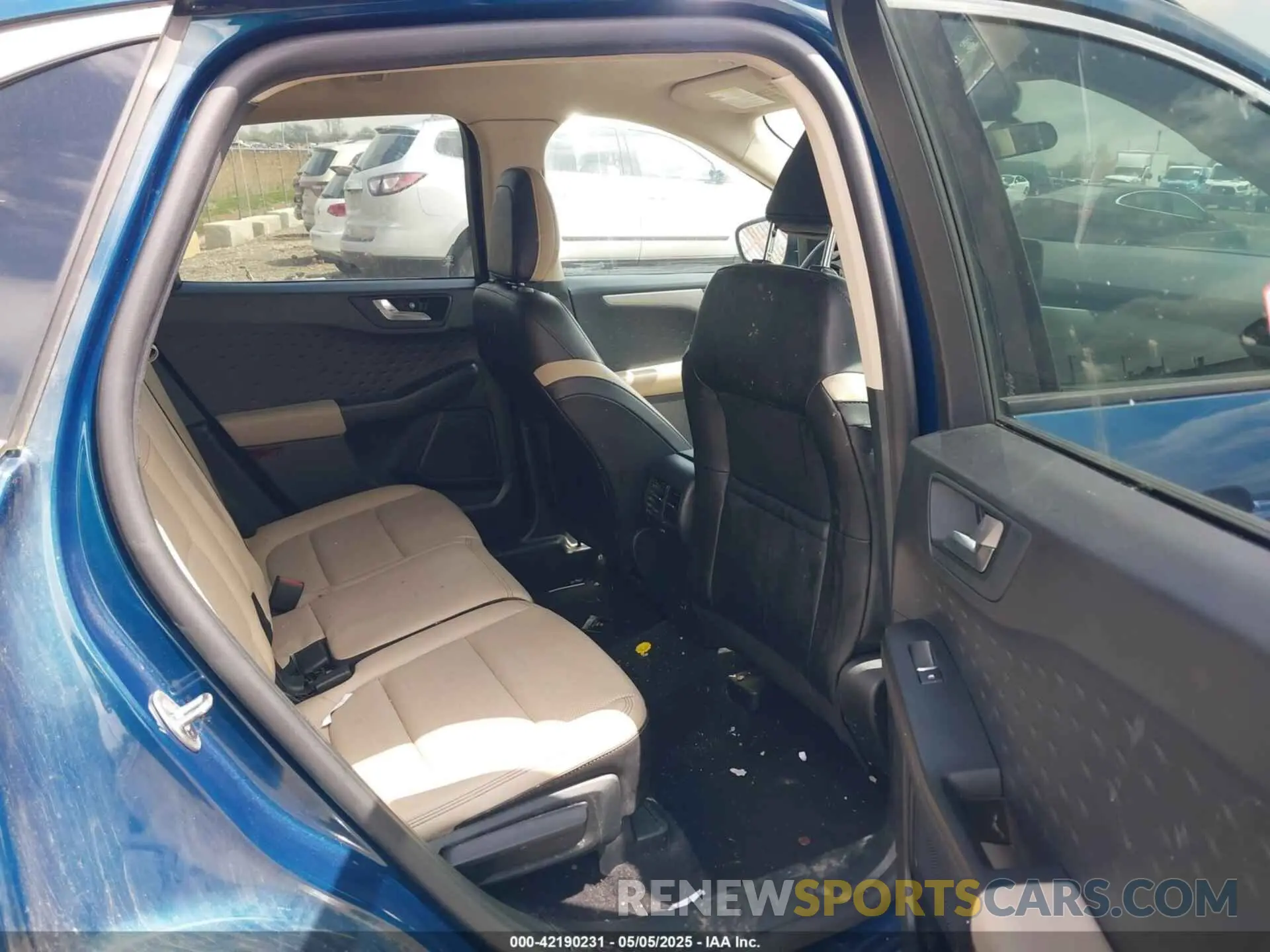 8 Photograph of a damaged car 1FMCU9H65LUC10312 FORD ESCAPE 2020
