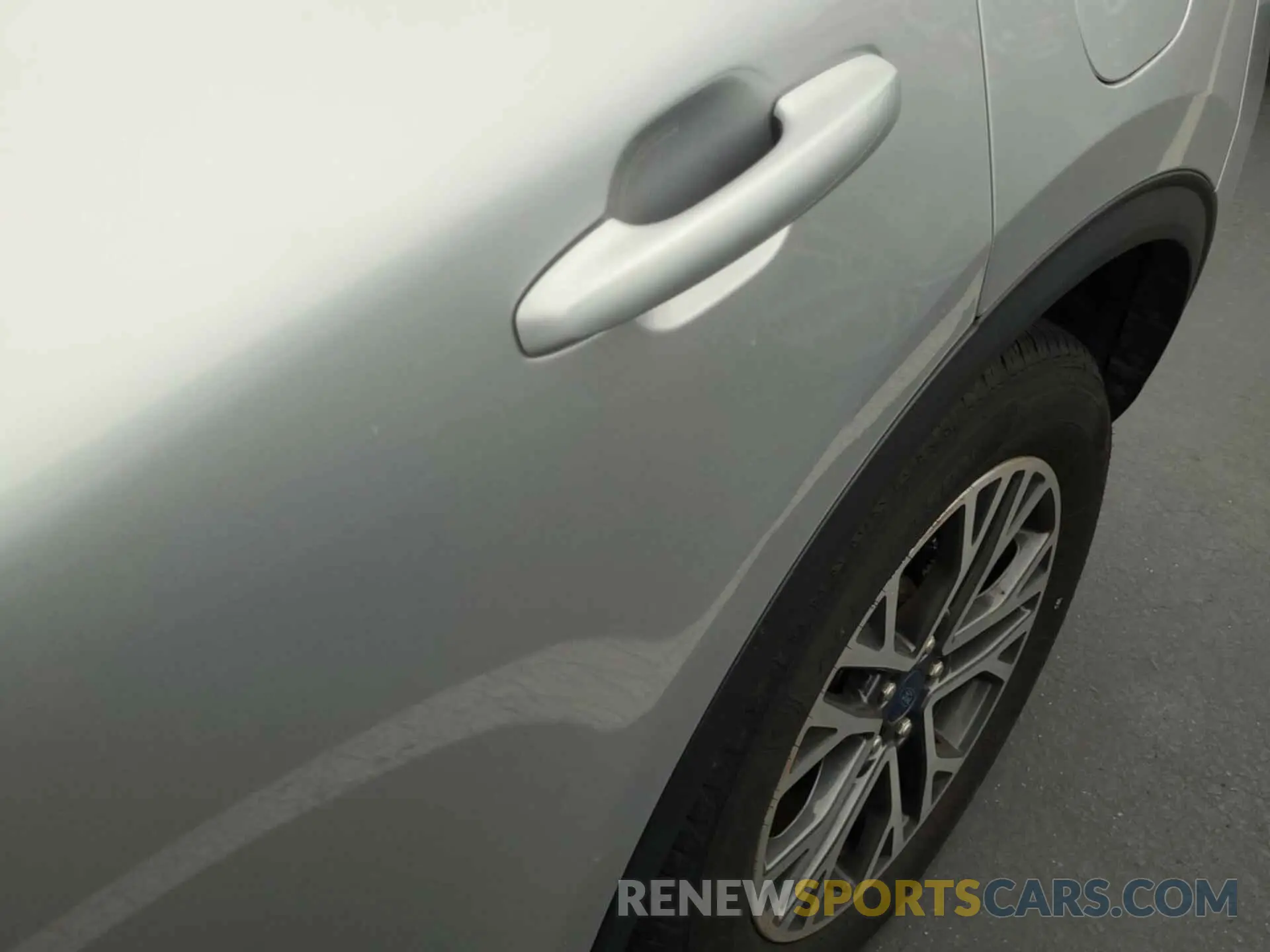 24 Photograph of a damaged car 1FMCU9H66LUB13670 FORD ESCAPE 2020