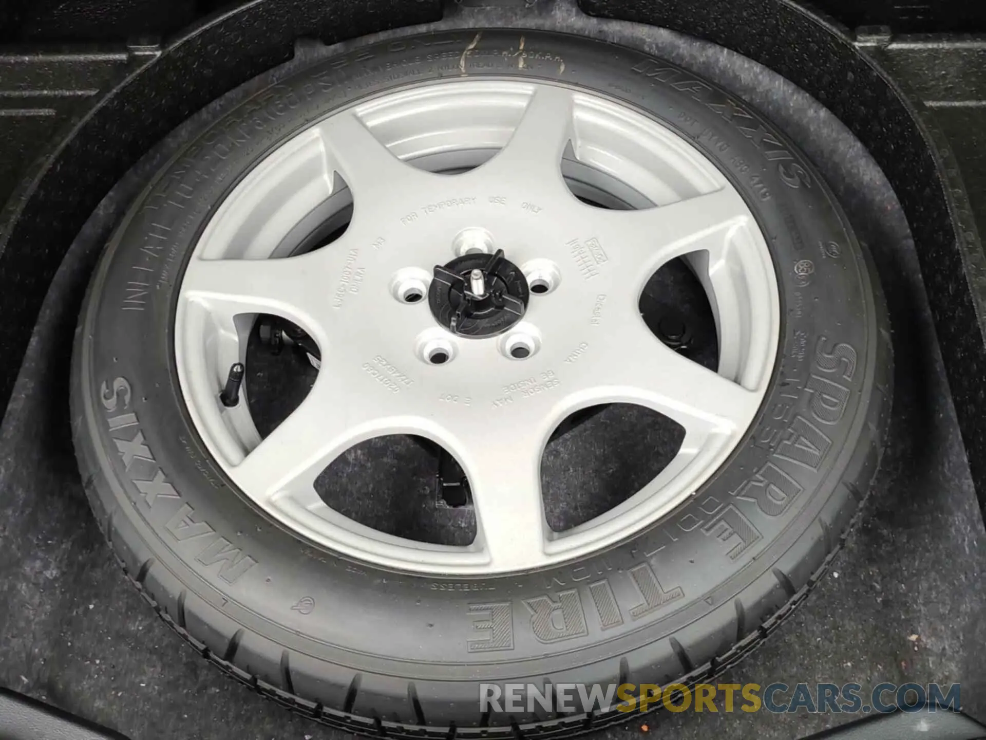 5 Photograph of a damaged car 1FMCU9H66LUB13670 FORD ESCAPE 2020