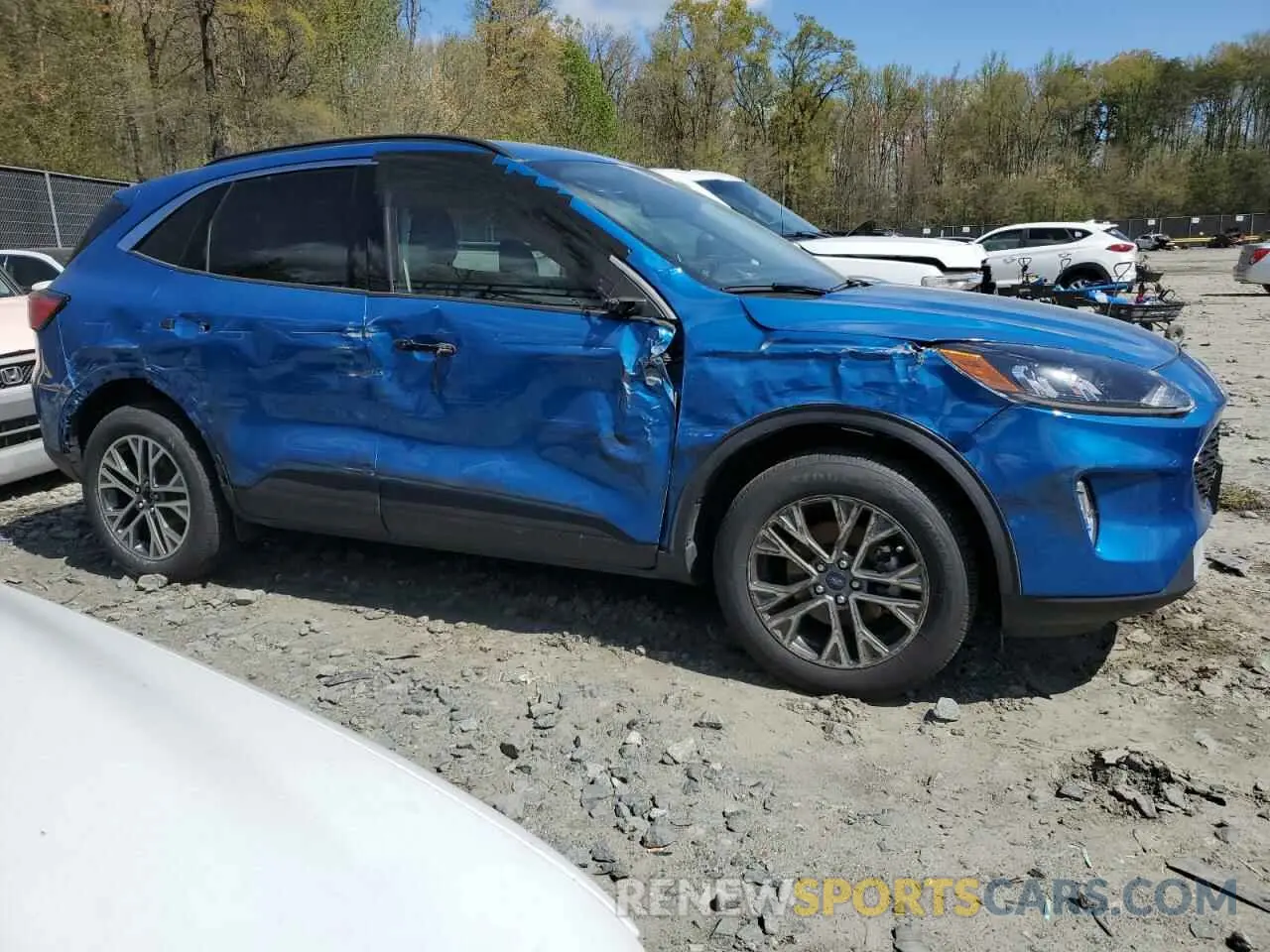 4 Photograph of a damaged car 1FMCU9H66LUB22479 FORD ESCAPE 2020