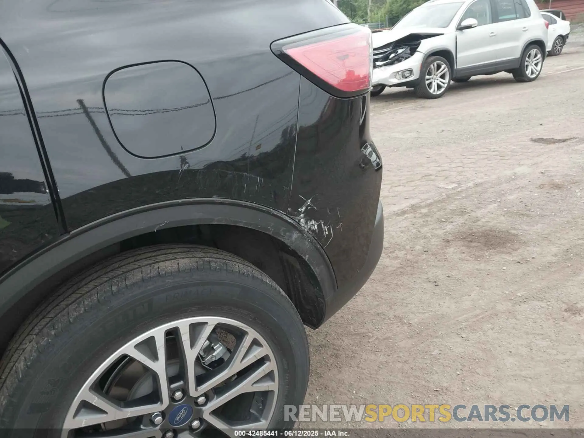 12 Photograph of a damaged car 1FMCU9H66LUC14241 FORD ESCAPE 2020