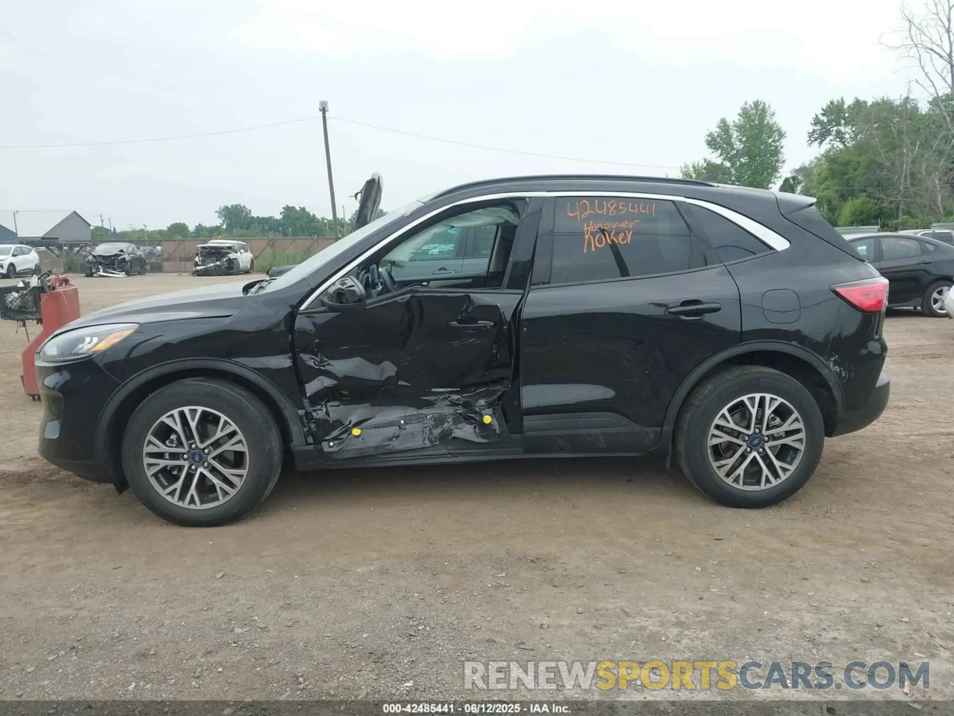 15 Photograph of a damaged car 1FMCU9H66LUC14241 FORD ESCAPE 2020