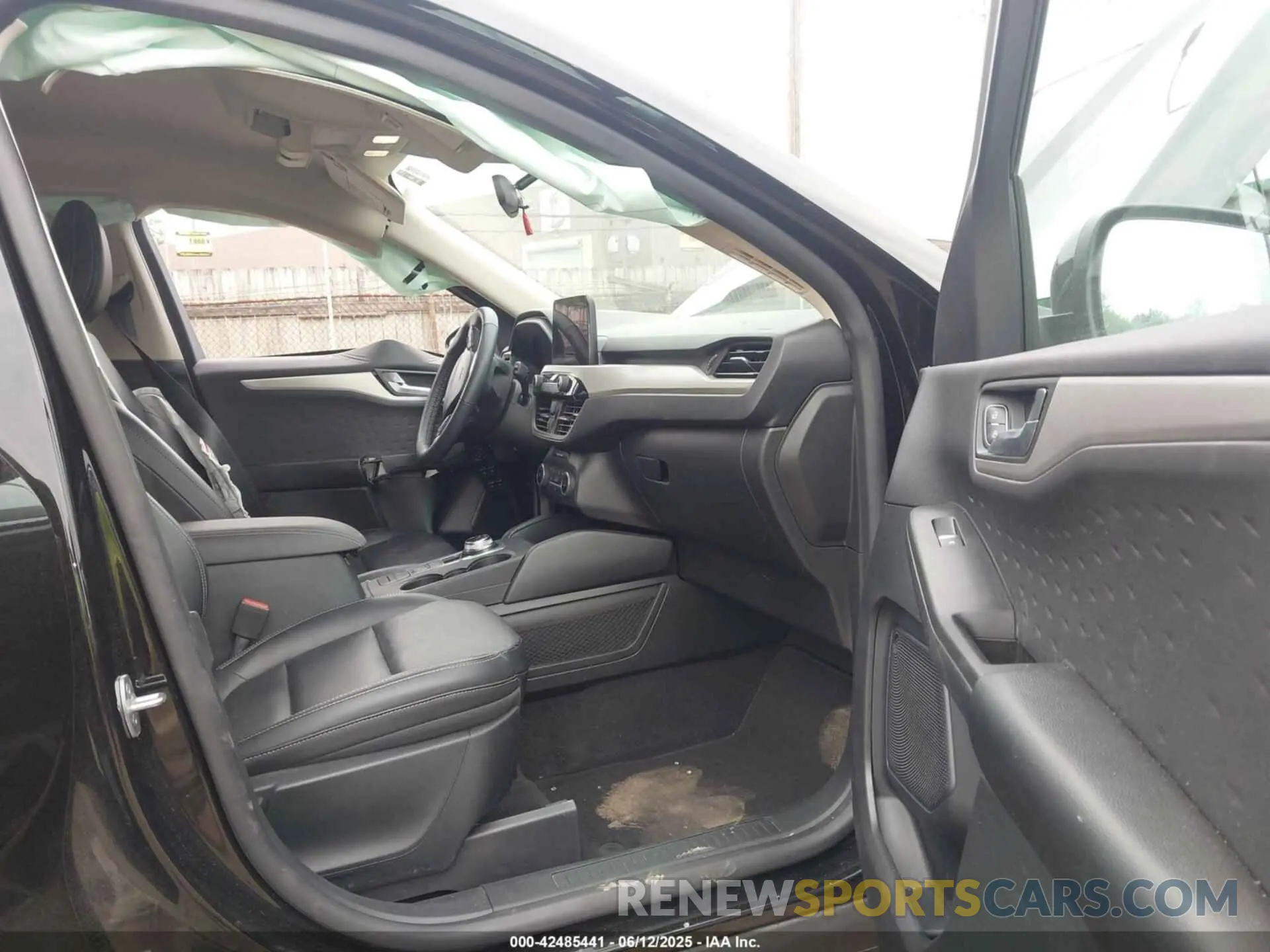 5 Photograph of a damaged car 1FMCU9H66LUC14241 FORD ESCAPE 2020