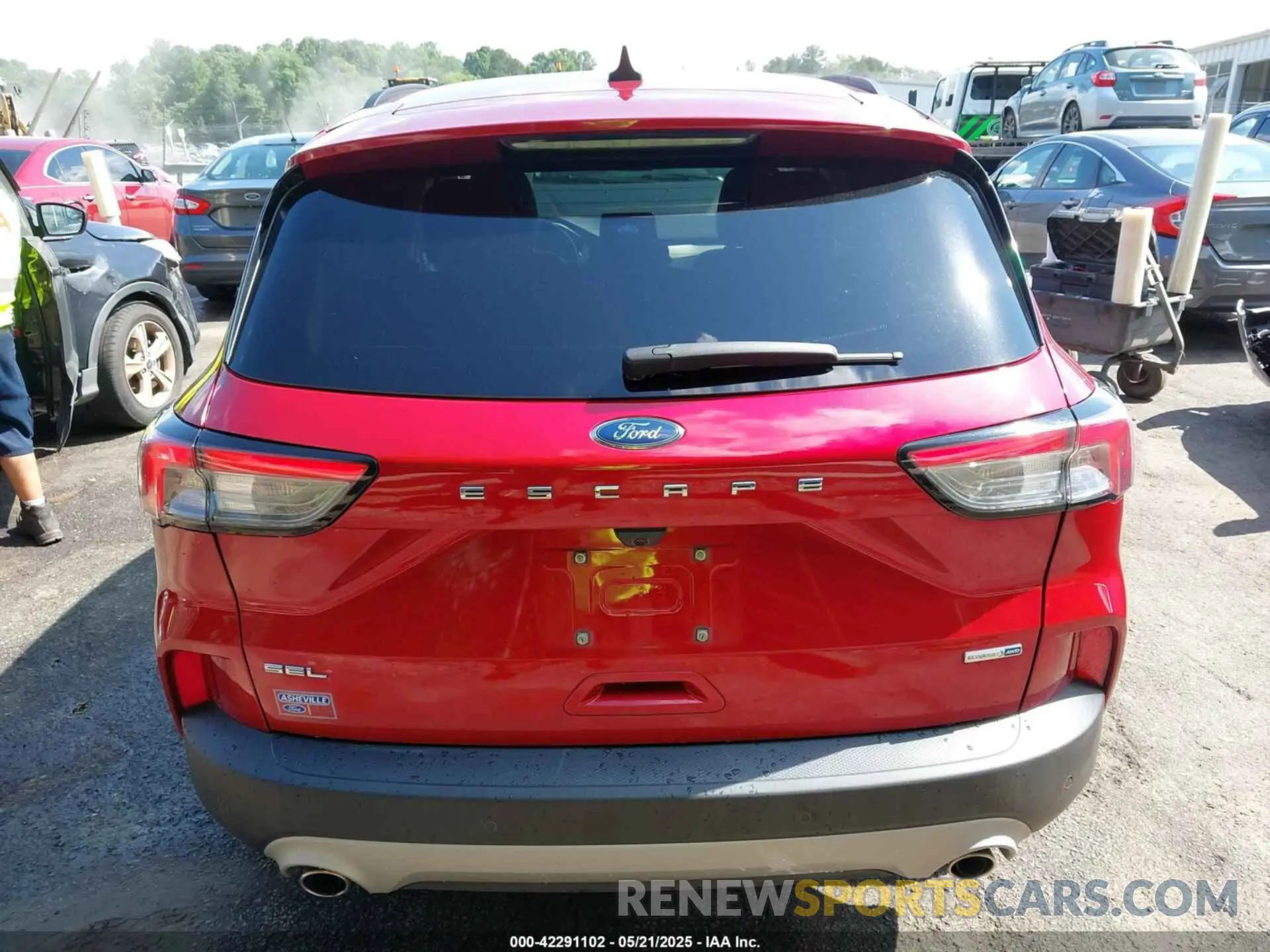 16 Photograph of a damaged car 1FMCU9H67LUA92652 FORD ESCAPE 2020