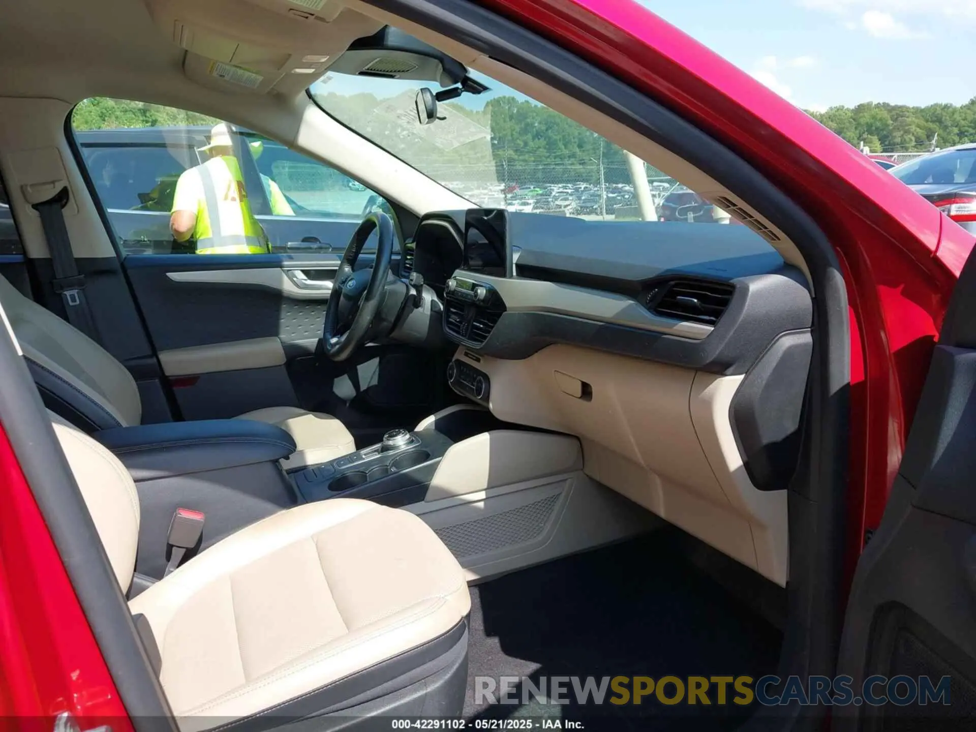 5 Photograph of a damaged car 1FMCU9H67LUA92652 FORD ESCAPE 2020