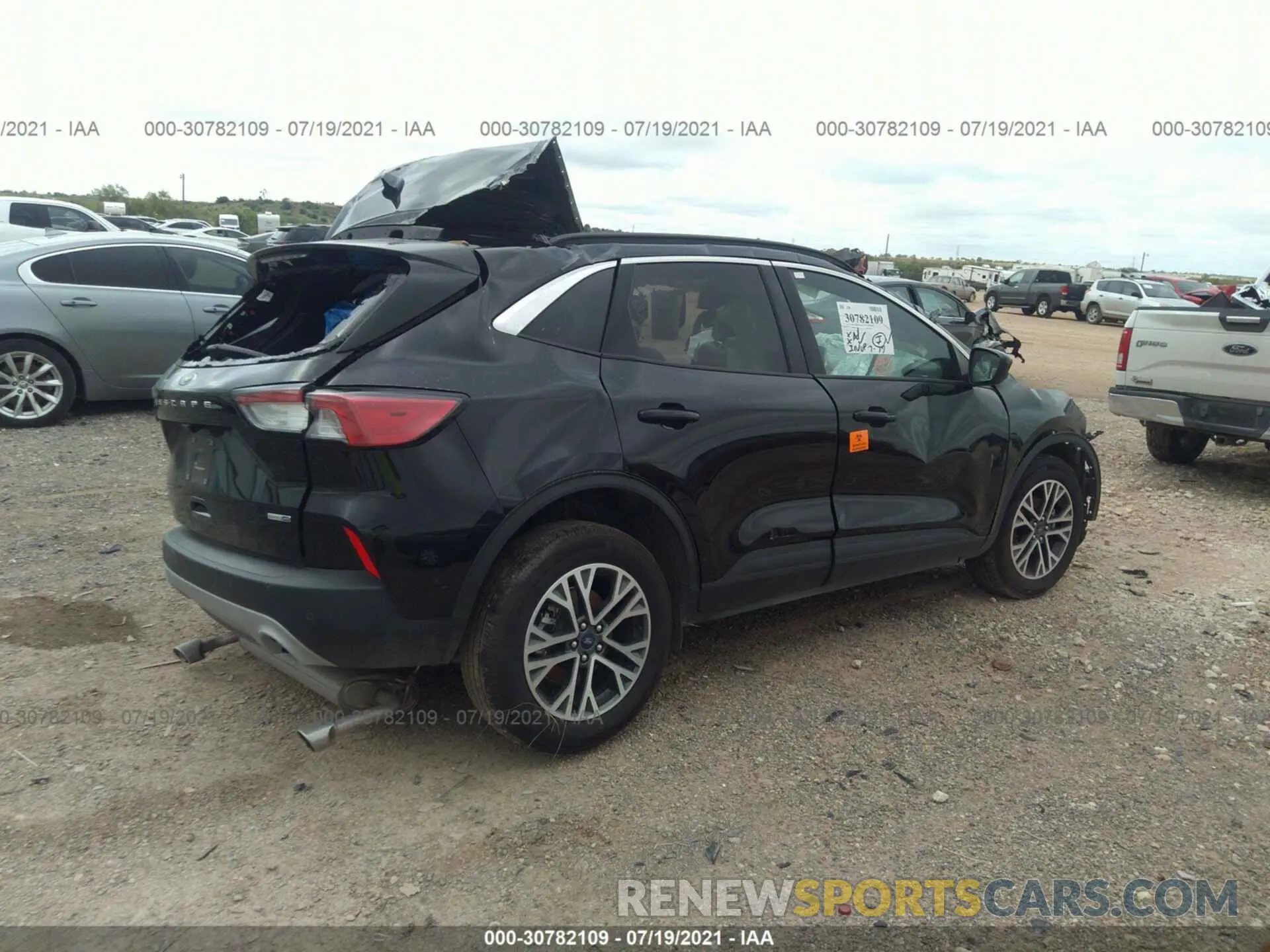 4 Photograph of a damaged car 1FMCU9H67LUB09305 FORD ESCAPE 2020