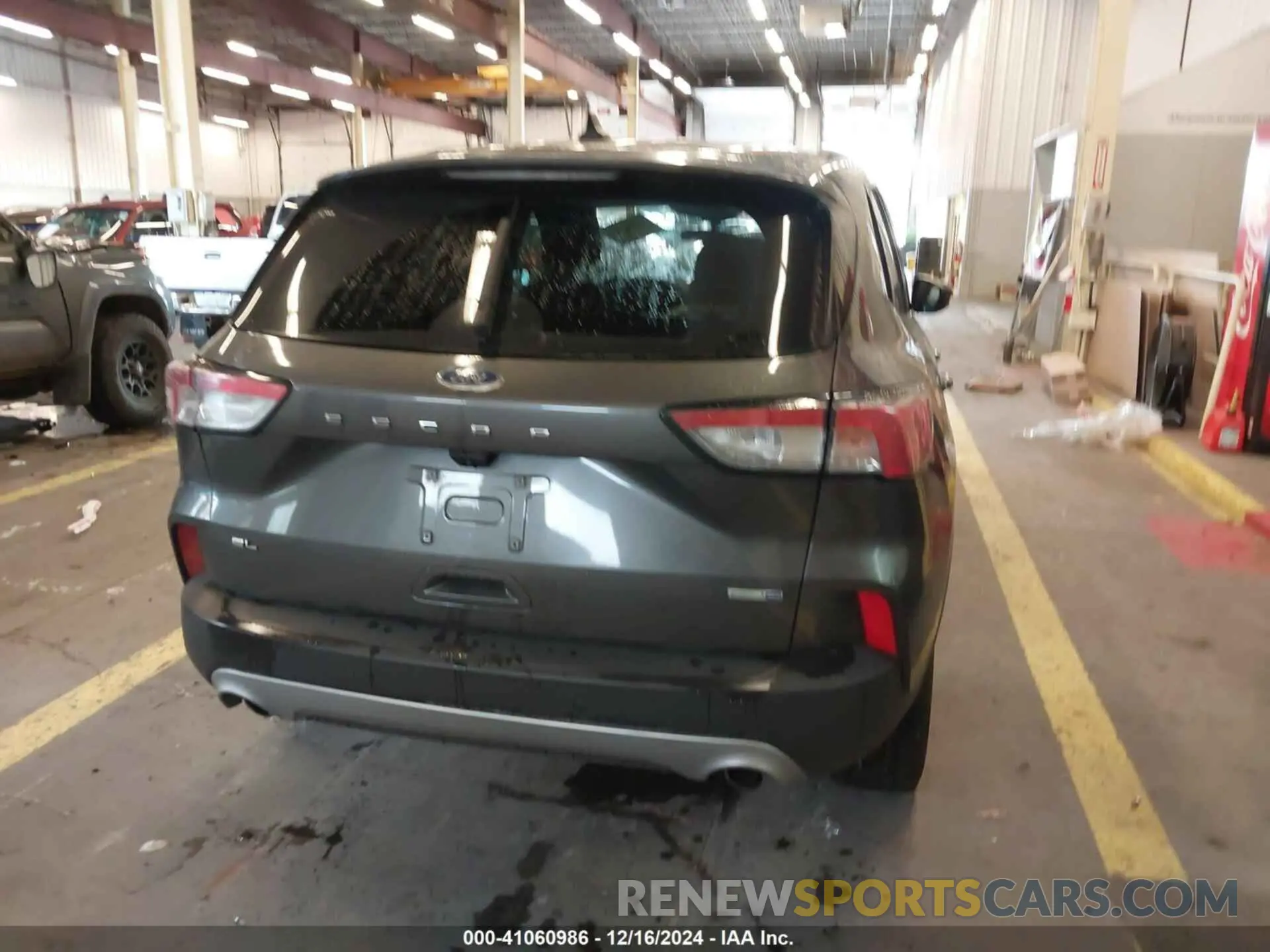 16 Photograph of a damaged car 1FMCU9H67LUB26962 FORD ESCAPE 2020