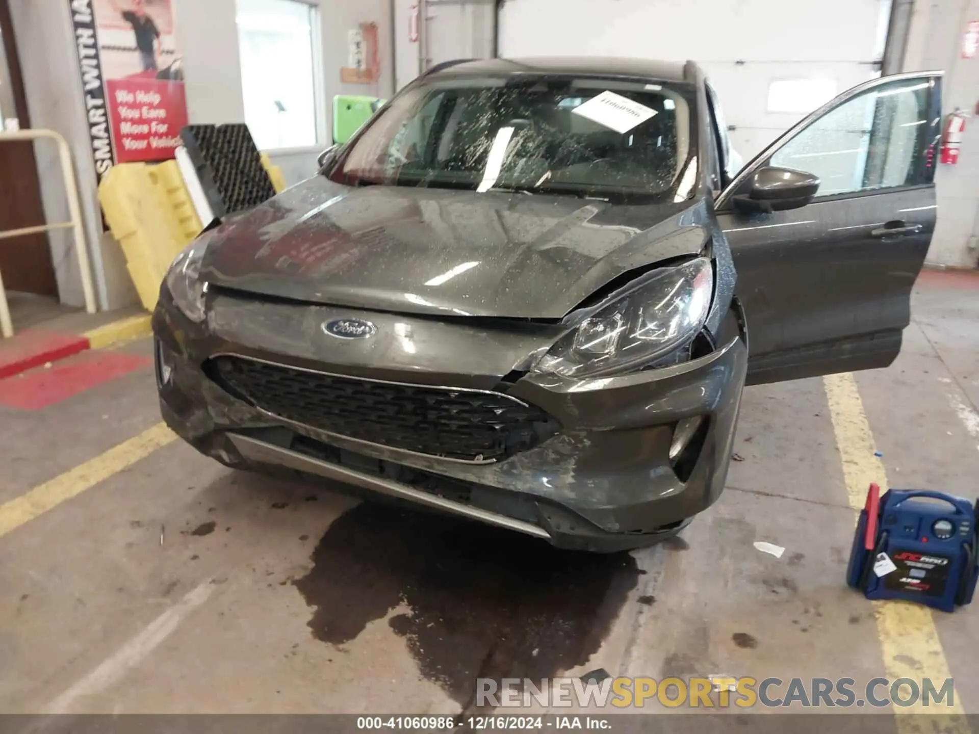 6 Photograph of a damaged car 1FMCU9H67LUB26962 FORD ESCAPE 2020