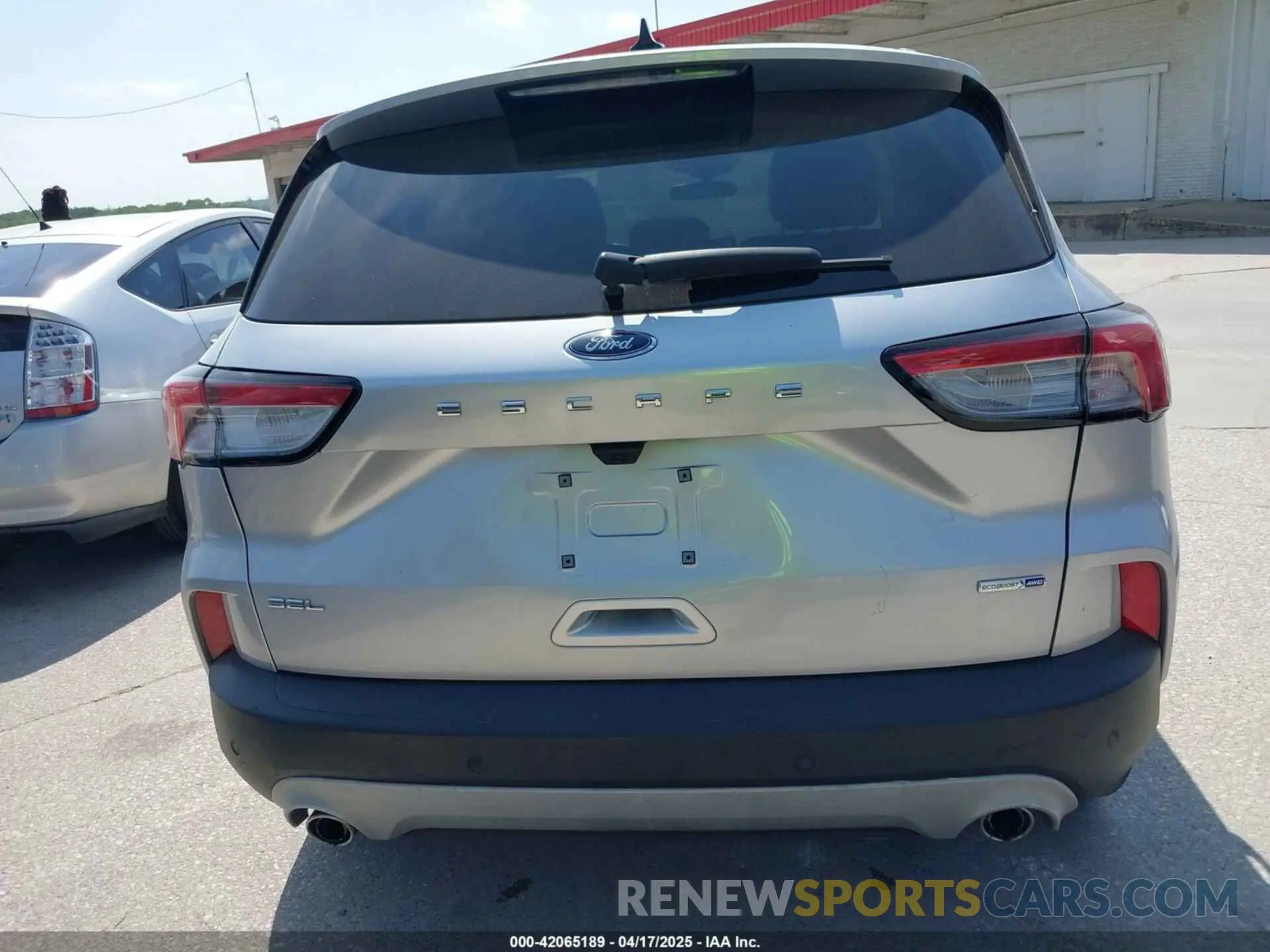 16 Photograph of a damaged car 1FMCU9H68LUA90618 FORD ESCAPE 2020