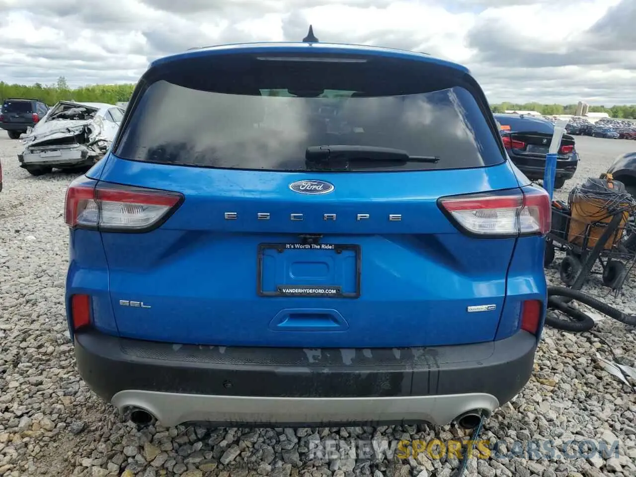 6 Photograph of a damaged car 1FMCU9H68LUB27229 FORD ESCAPE 2020