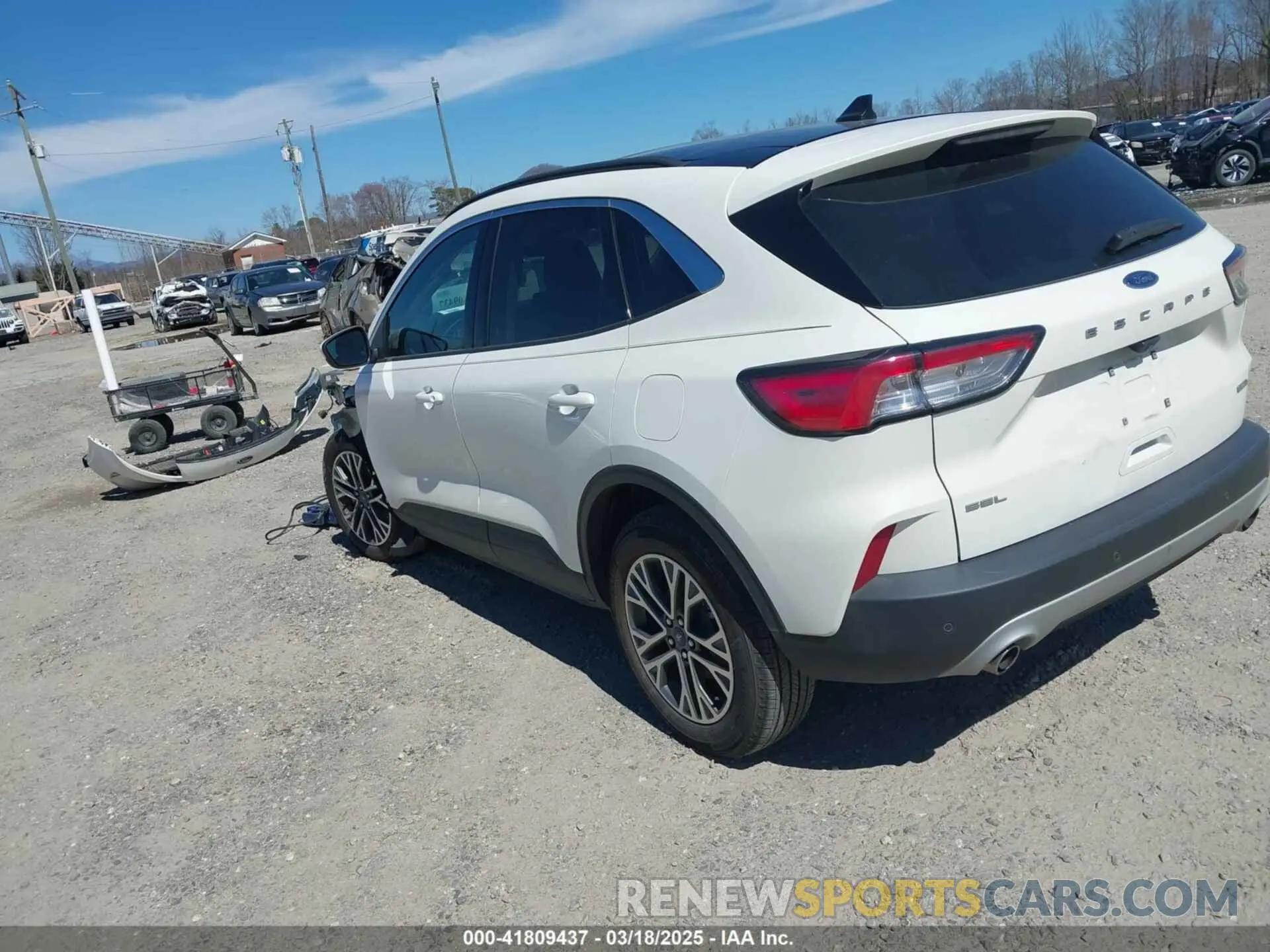 3 Photograph of a damaged car 1FMCU9H68LUB56813 FORD ESCAPE 2020