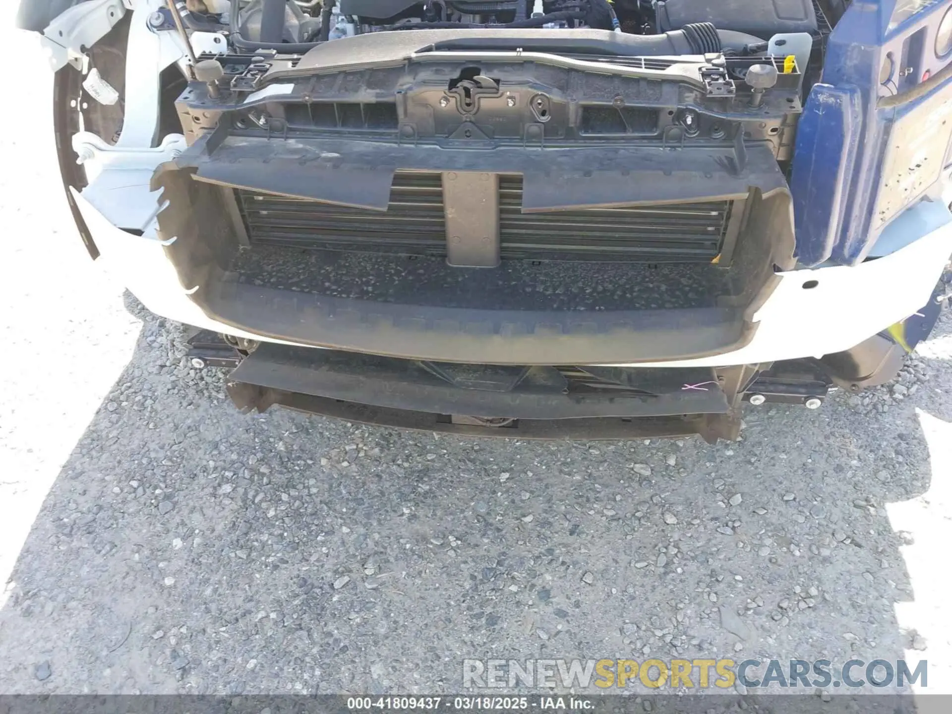 6 Photograph of a damaged car 1FMCU9H68LUB56813 FORD ESCAPE 2020