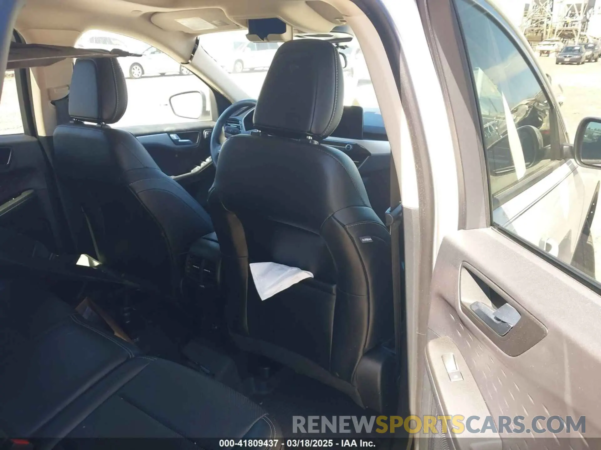 8 Photograph of a damaged car 1FMCU9H68LUB56813 FORD ESCAPE 2020
