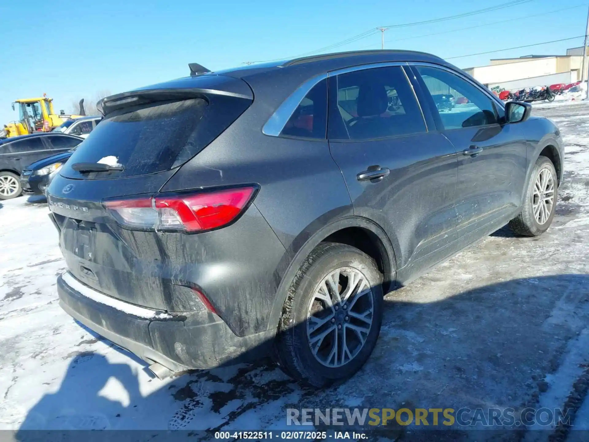 4 Photograph of a damaged car 1FMCU9H68LUC68141 FORD ESCAPE 2020