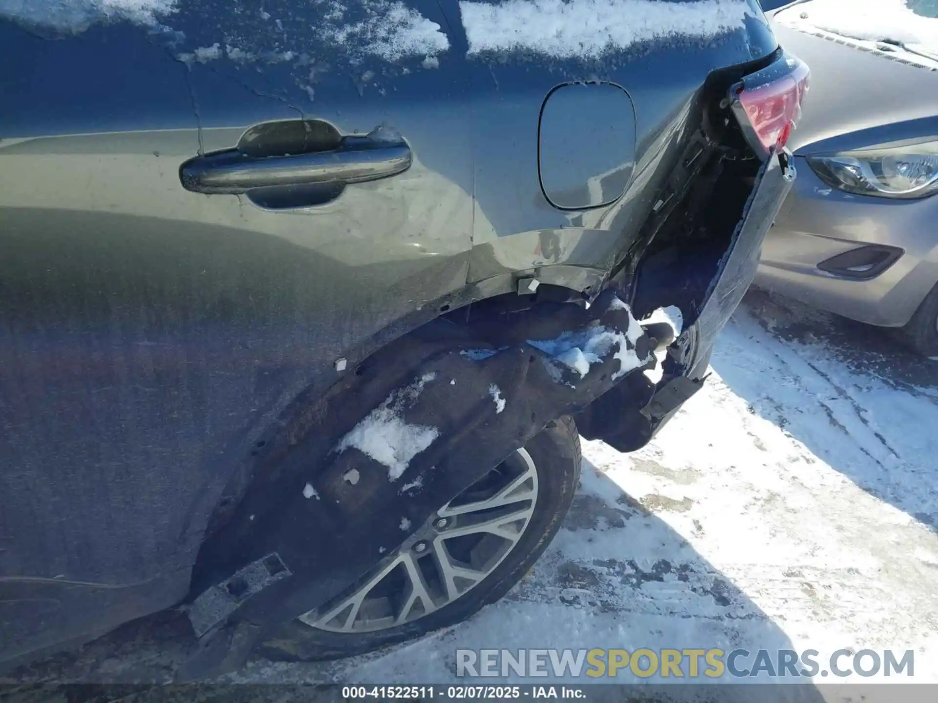 6 Photograph of a damaged car 1FMCU9H68LUC68141 FORD ESCAPE 2020