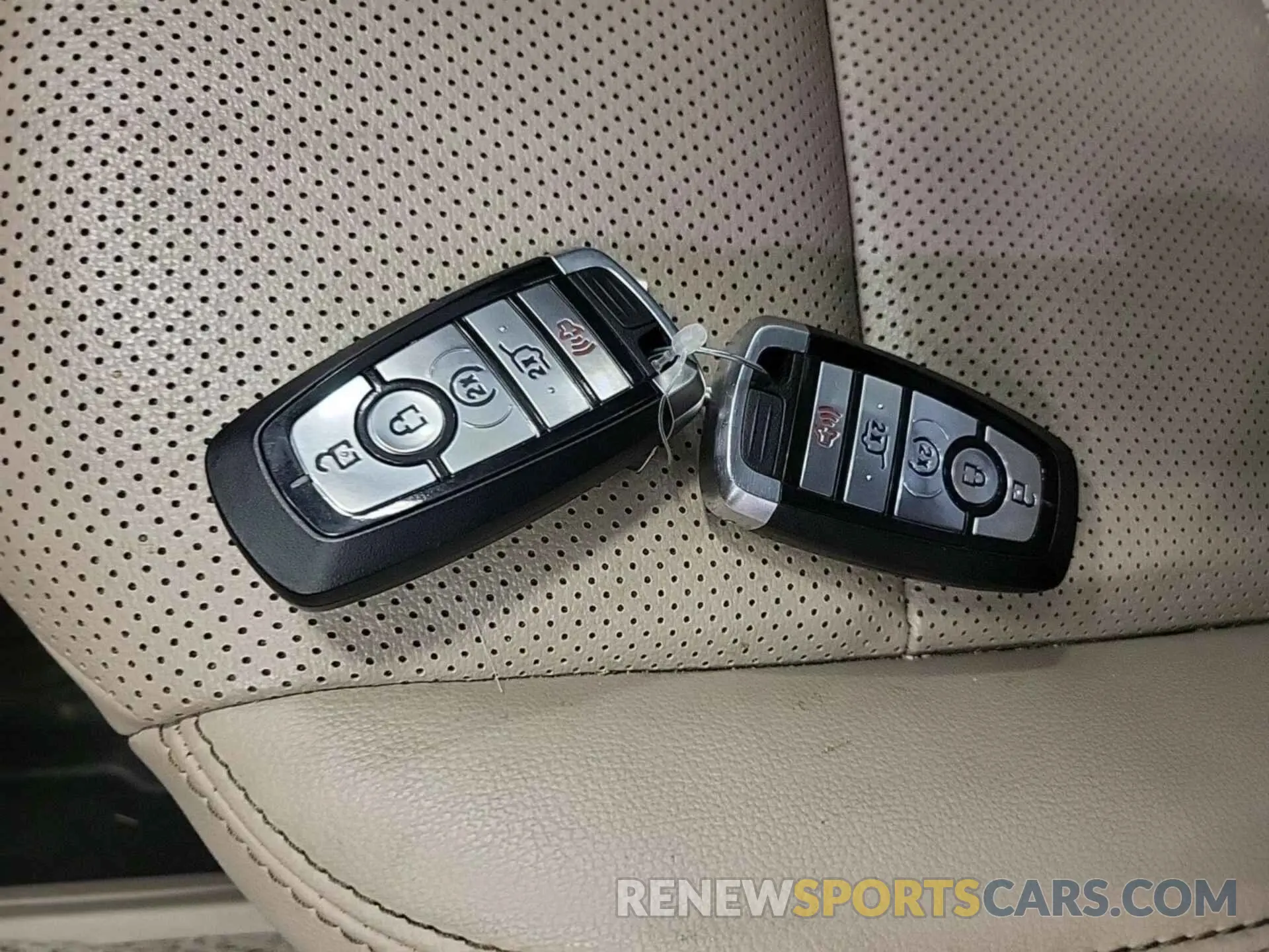 2 Photograph of a damaged car 1FMCU9H69LUB11749 FORD ESCAPE 2020