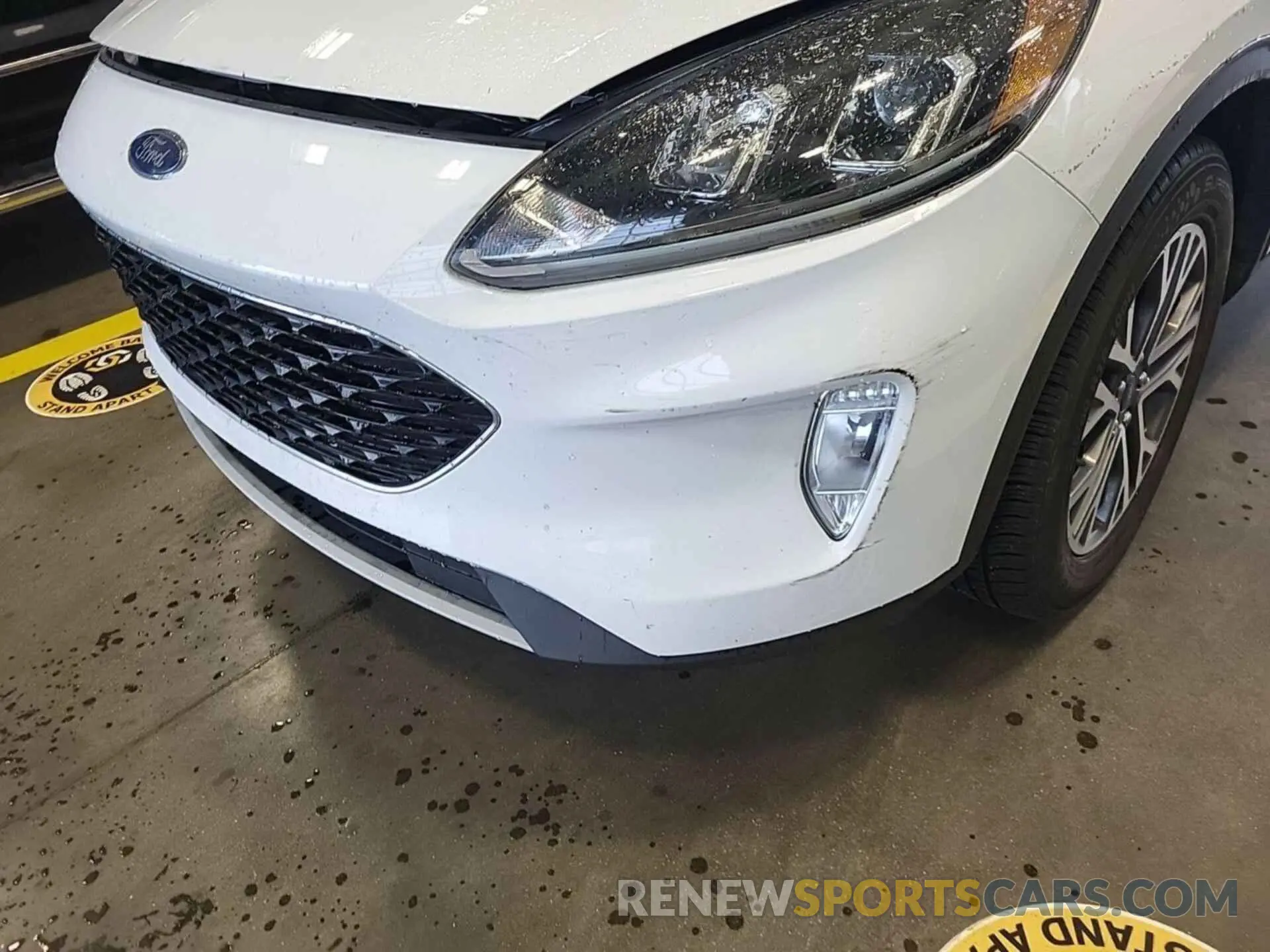 6 Photograph of a damaged car 1FMCU9H69LUB11749 FORD ESCAPE 2020