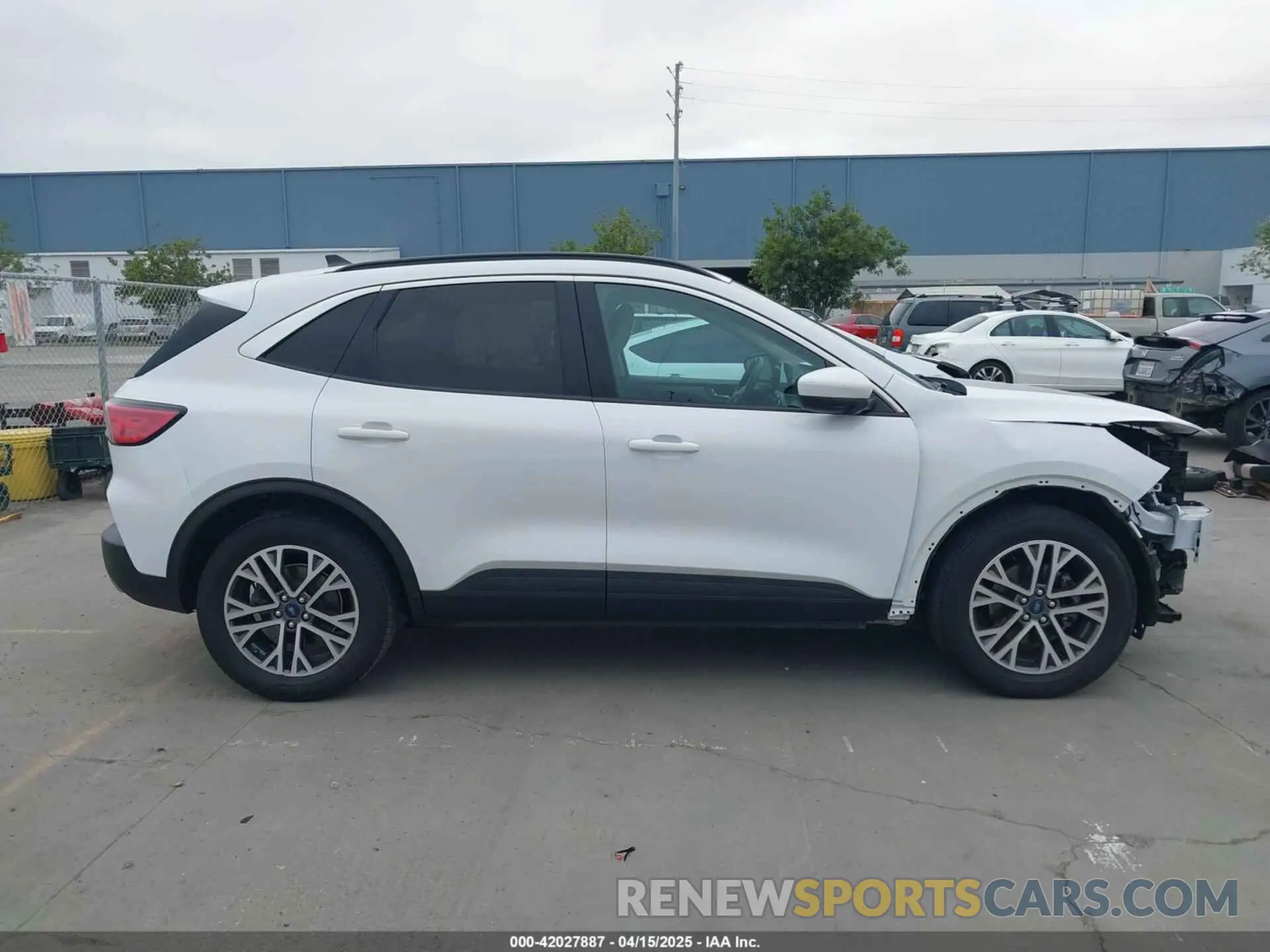 14 Photograph of a damaged car 1FMCU9H69LUB11816 FORD ESCAPE 2020
