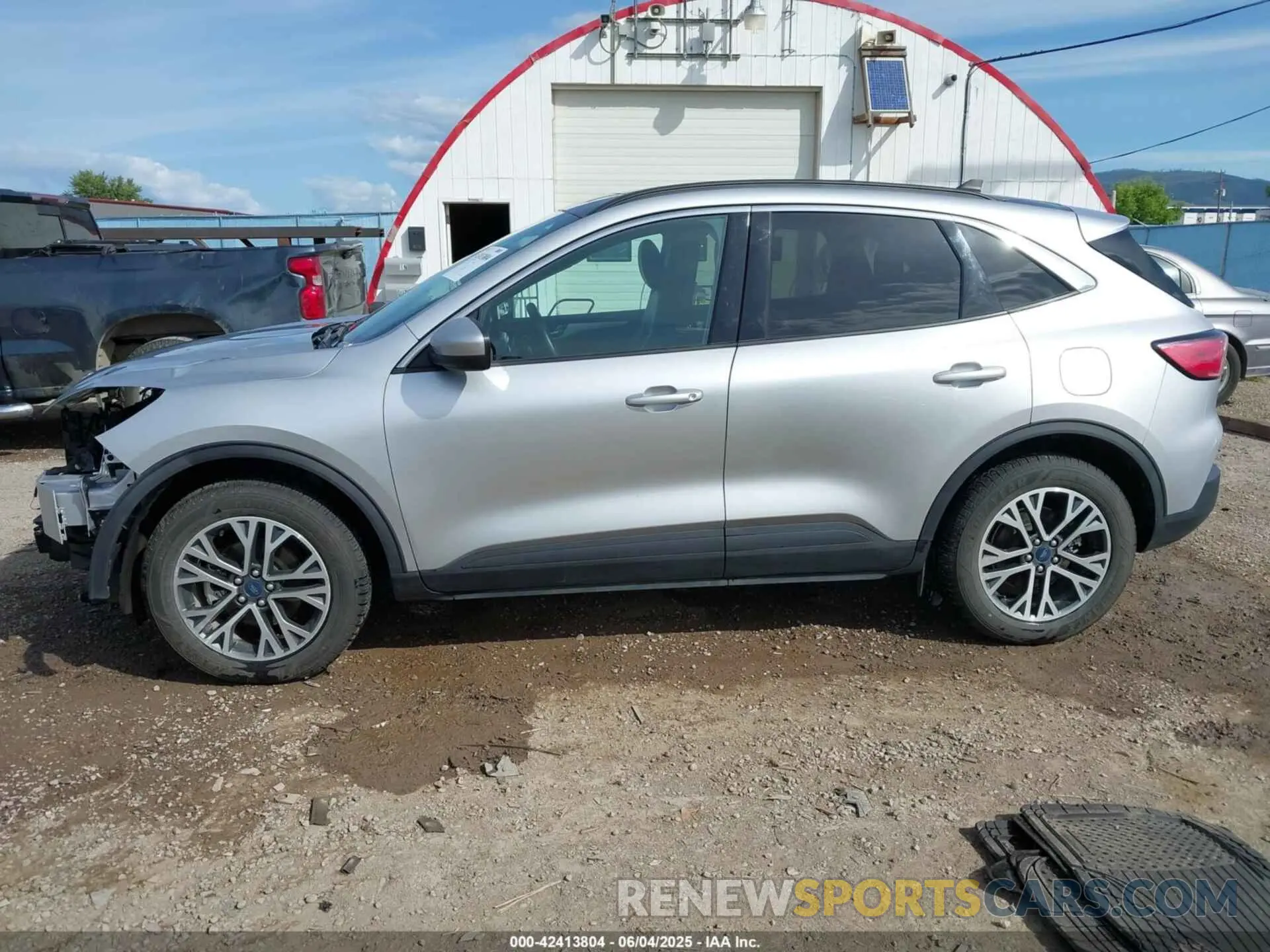 15 Photograph of a damaged car 1FMCU9H69LUB14537 FORD ESCAPE 2020