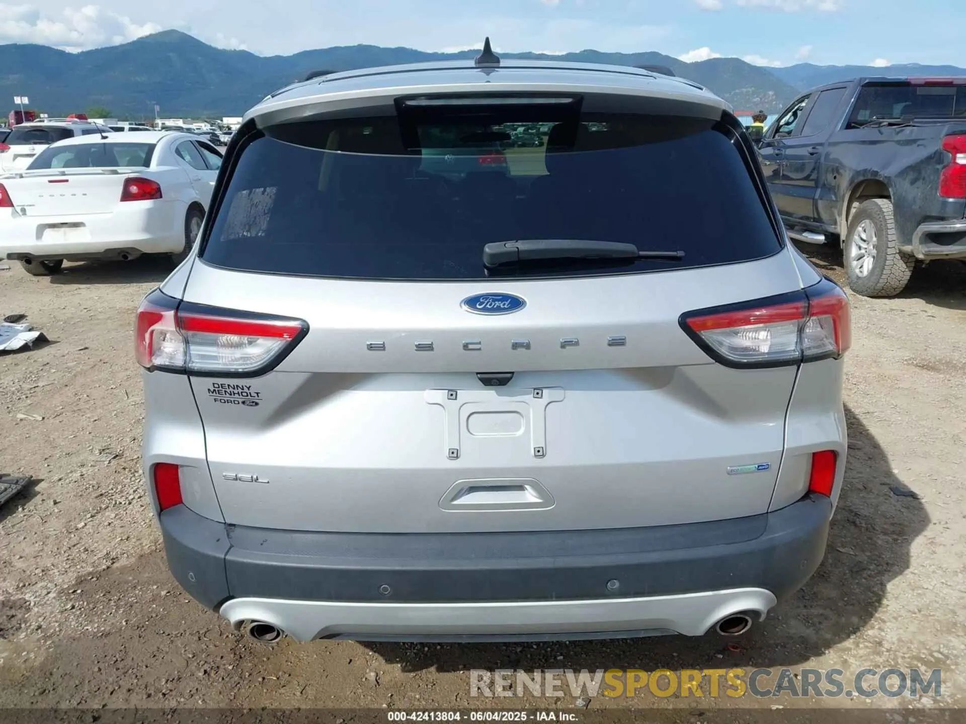 17 Photograph of a damaged car 1FMCU9H69LUB14537 FORD ESCAPE 2020