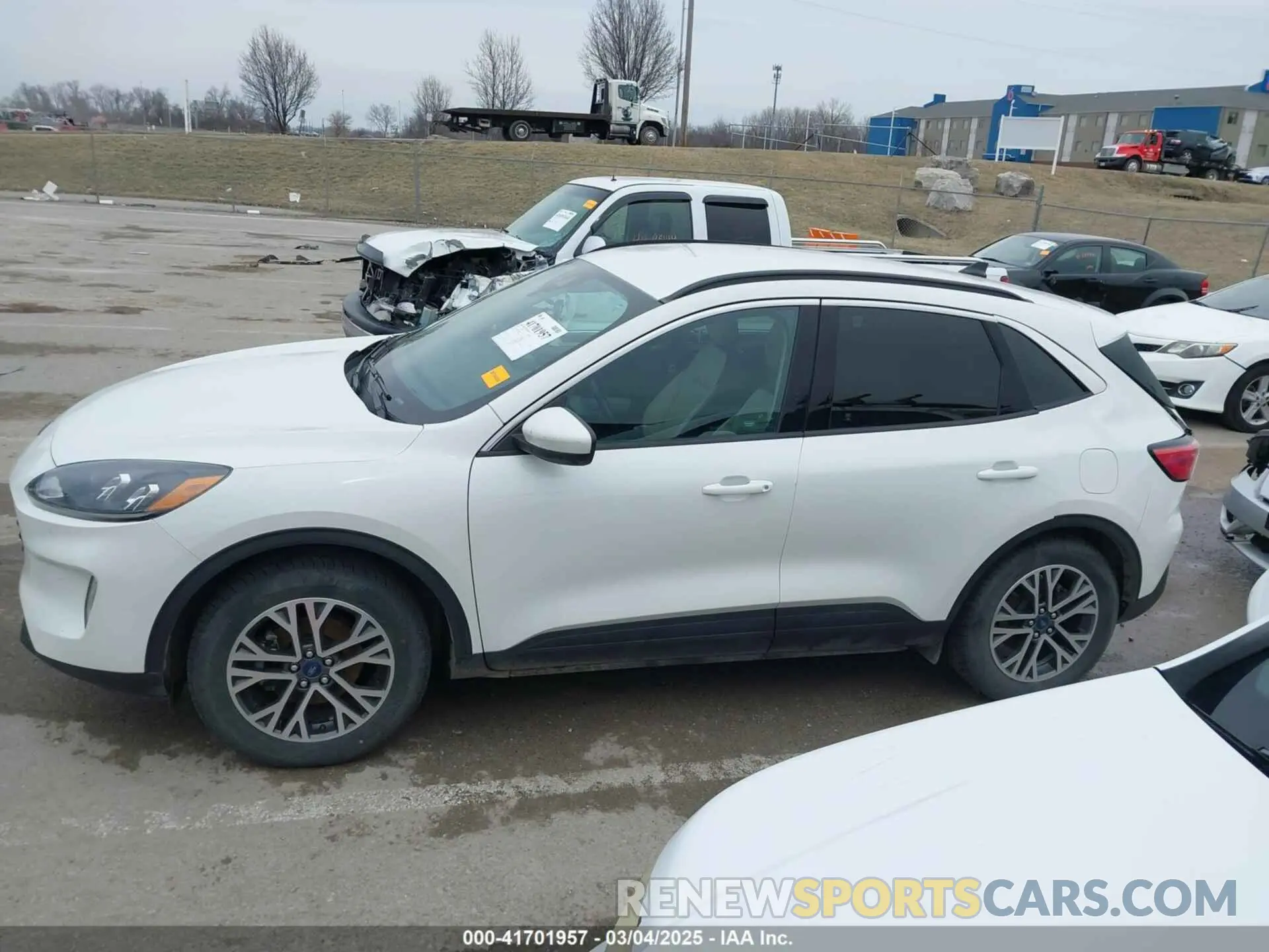 14 Photograph of a damaged car 1FMCU9H6XLUA52288 FORD ESCAPE 2020