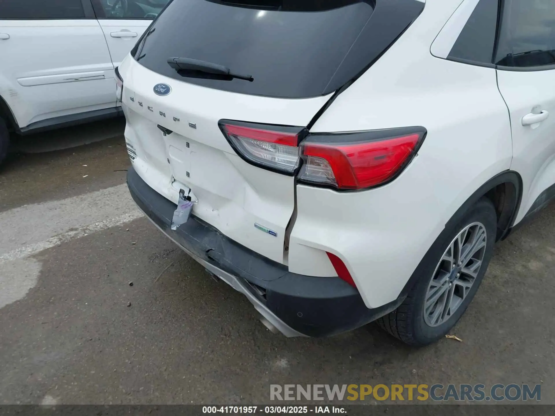 6 Photograph of a damaged car 1FMCU9H6XLUA52288 FORD ESCAPE 2020