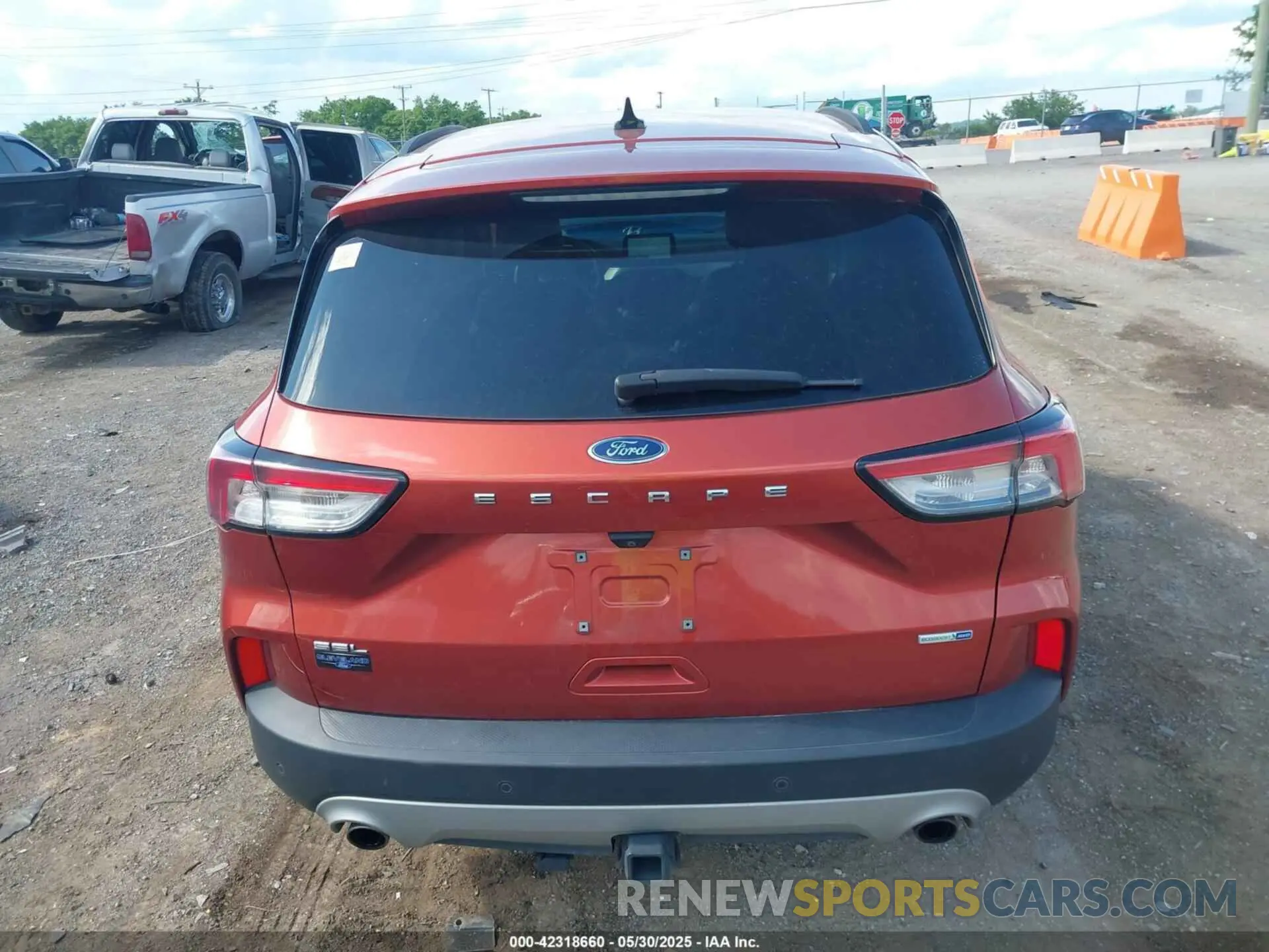 17 Photograph of a damaged car 1FMCU9H91LUA19707 FORD ESCAPE 2020