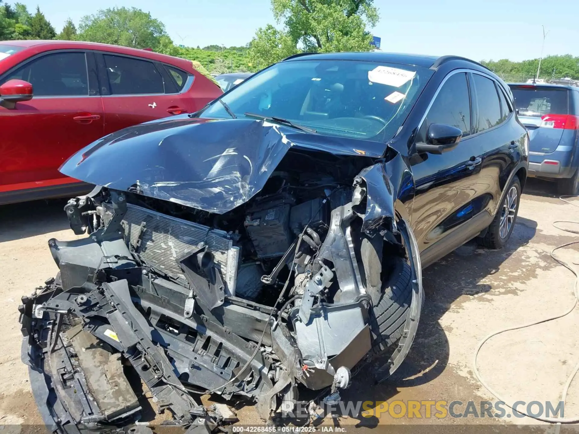 2 Photograph of a damaged car 1FMCU9H91LUB86584 FORD ESCAPE 2020