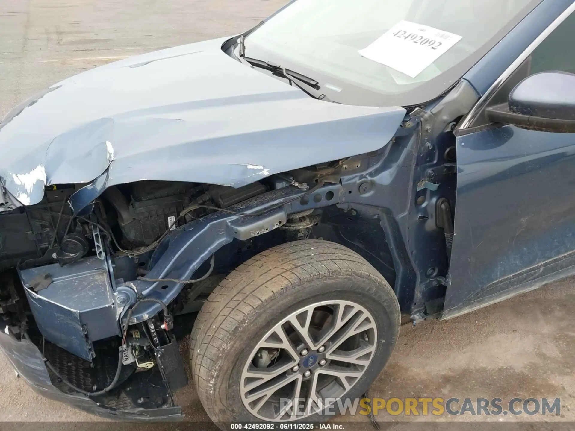 6 Photograph of a damaged car 1FMCU9H93LUC26549 FORD ESCAPE 2020