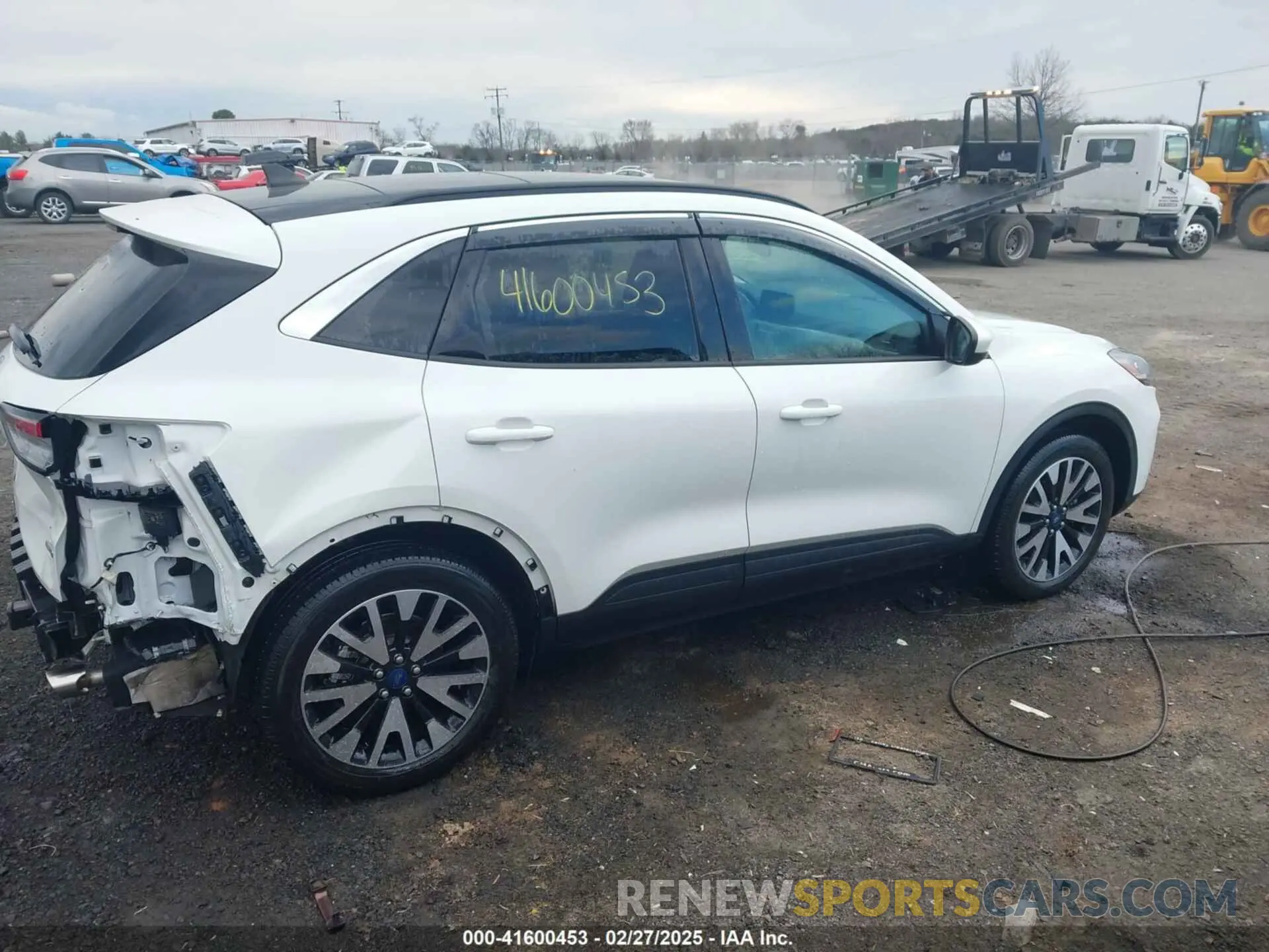 14 Photograph of a damaged car 1FMCU9H94LUB22569 FORD ESCAPE 2020
