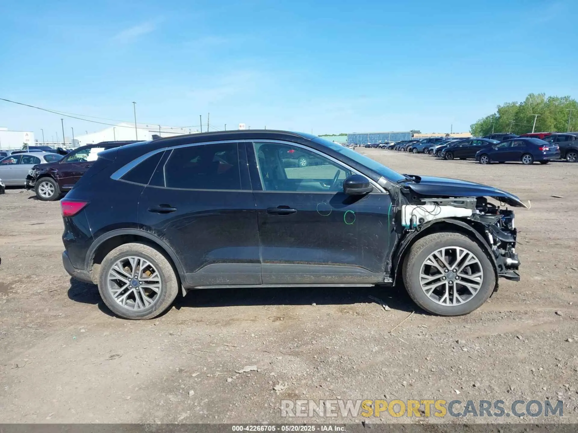 13 Photograph of a damaged car 1FMCU9H94LUB39999 FORD ESCAPE 2020