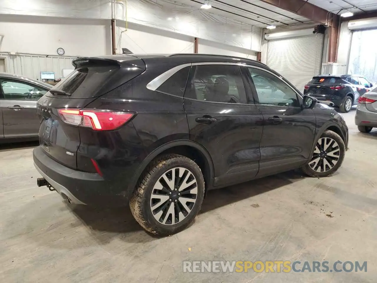 3 Photograph of a damaged car 1FMCU9H94LUB60805 FORD ESCAPE 2020