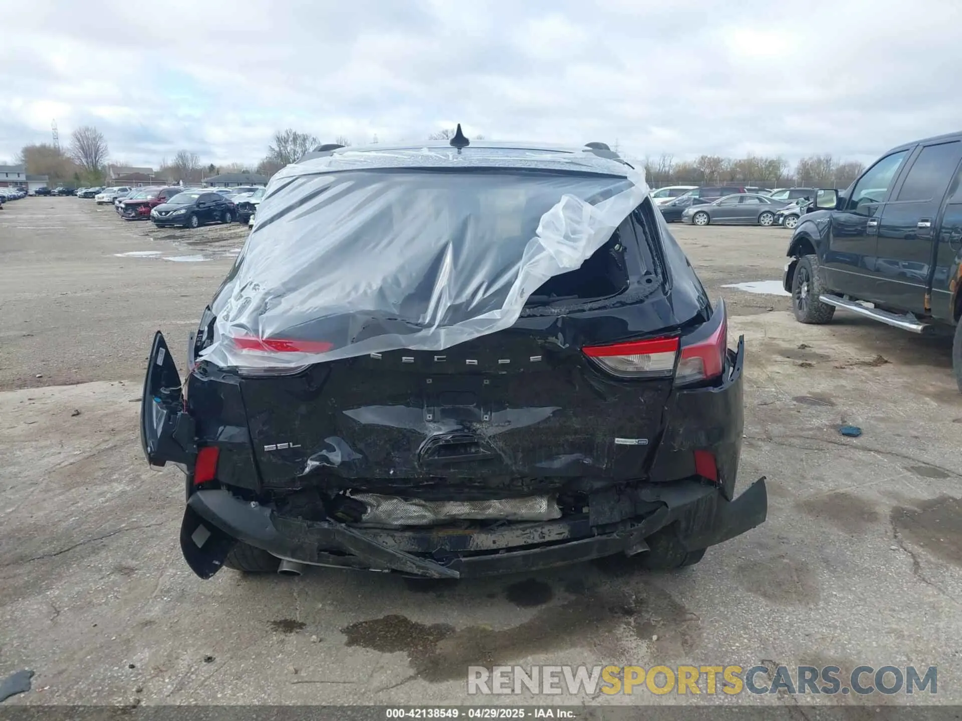 16 Photograph of a damaged car 1FMCU9H95LUC32837 FORD ESCAPE 2020