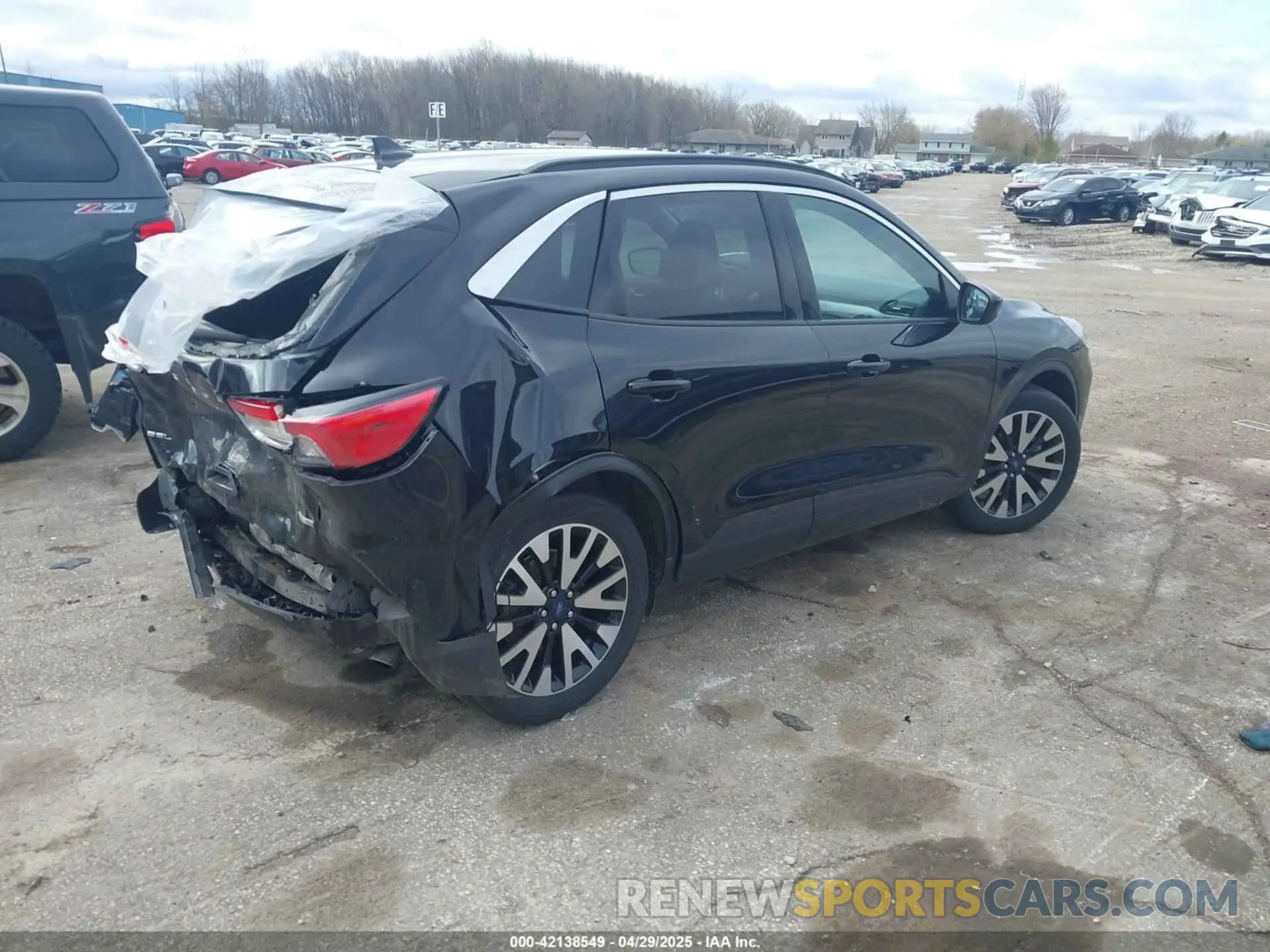 4 Photograph of a damaged car 1FMCU9H95LUC32837 FORD ESCAPE 2020