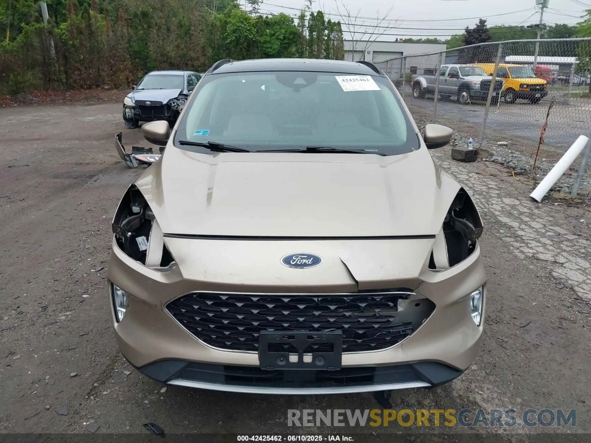 13 Photograph of a damaged car 1FMCU9H95LUC37519 FORD ESCAPE 2020
