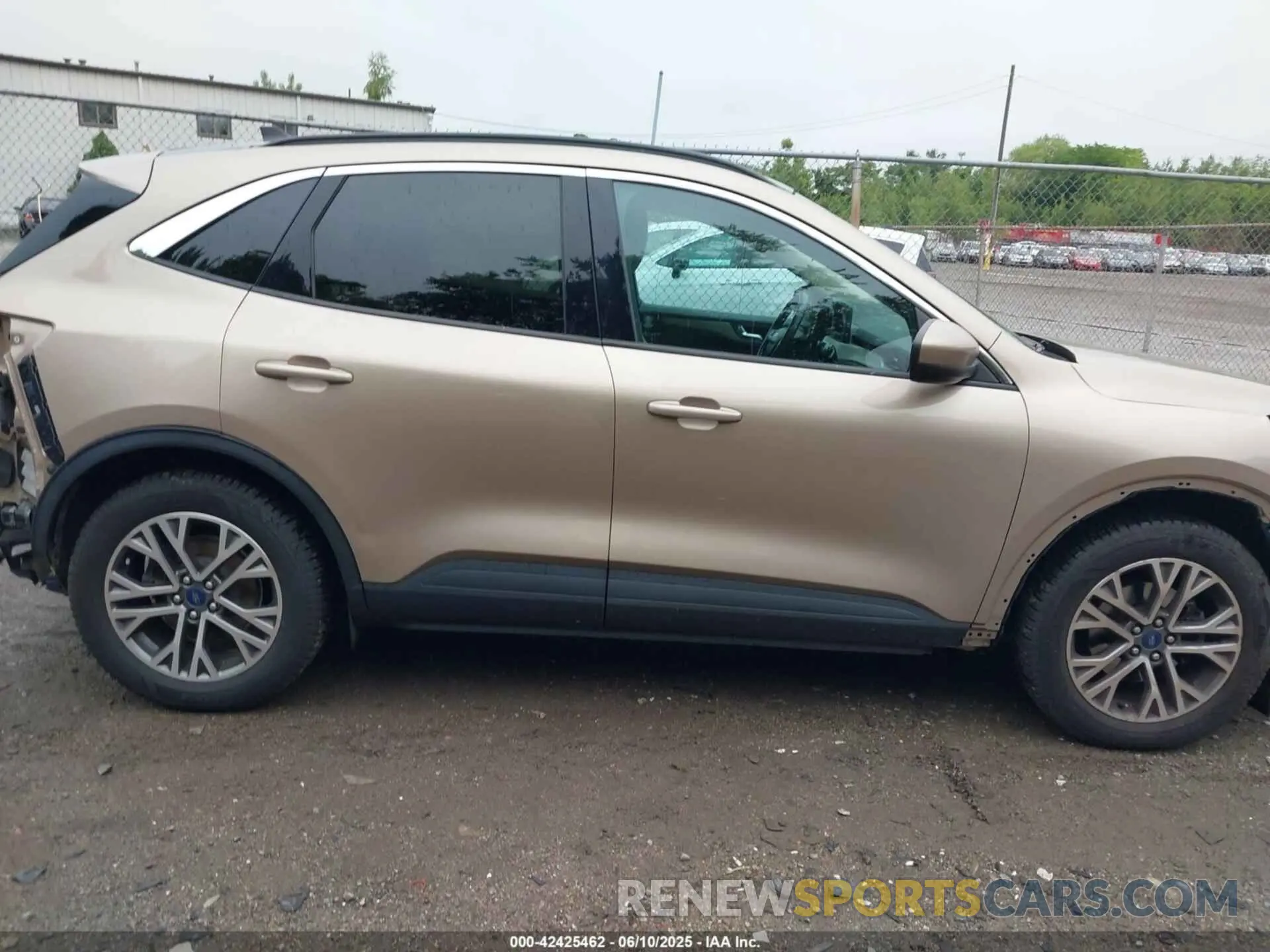 14 Photograph of a damaged car 1FMCU9H95LUC37519 FORD ESCAPE 2020