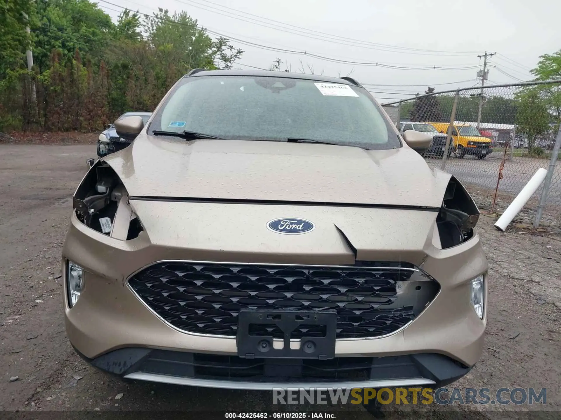 18 Photograph of a damaged car 1FMCU9H95LUC37519 FORD ESCAPE 2020