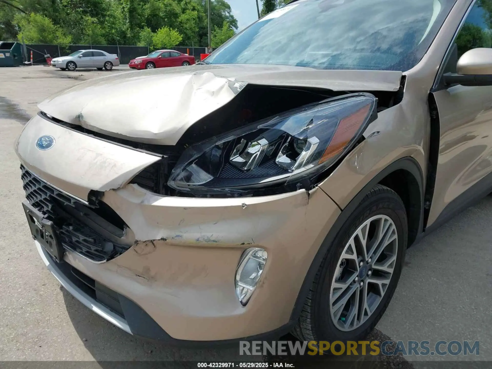 6 Photograph of a damaged car 1FMCU9H96LUB04185 FORD ESCAPE 2020